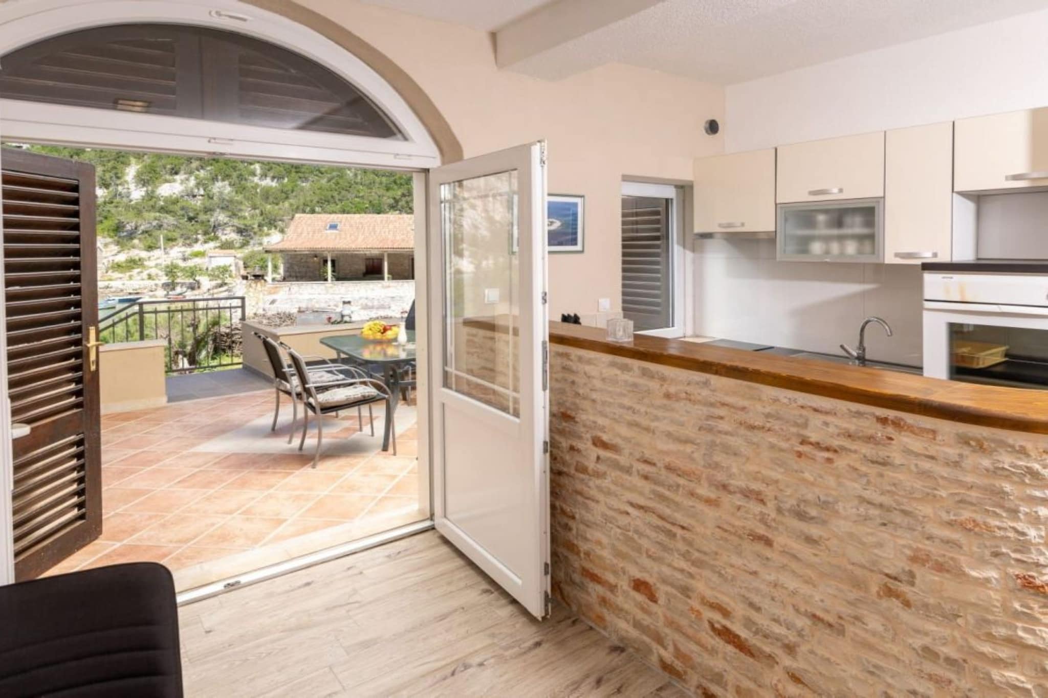 Apartments Šer Zane - One Bedroom Apartment with Terrace and Sea View (3)-Salle à manger