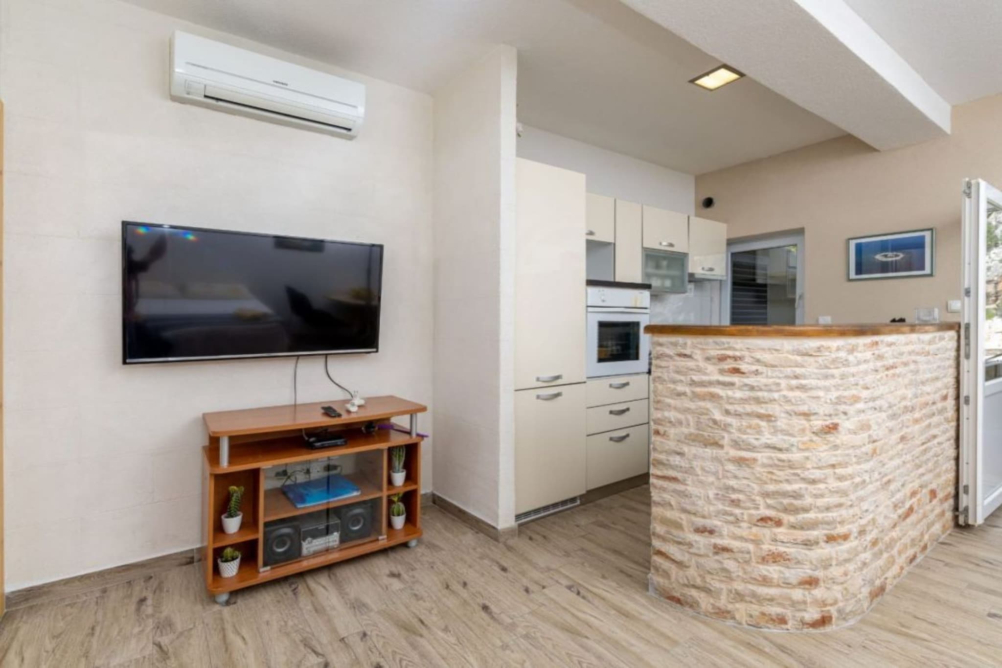 Apartments Šer Zane - One Bedroom Apartment with Terrace and Sea View (4)