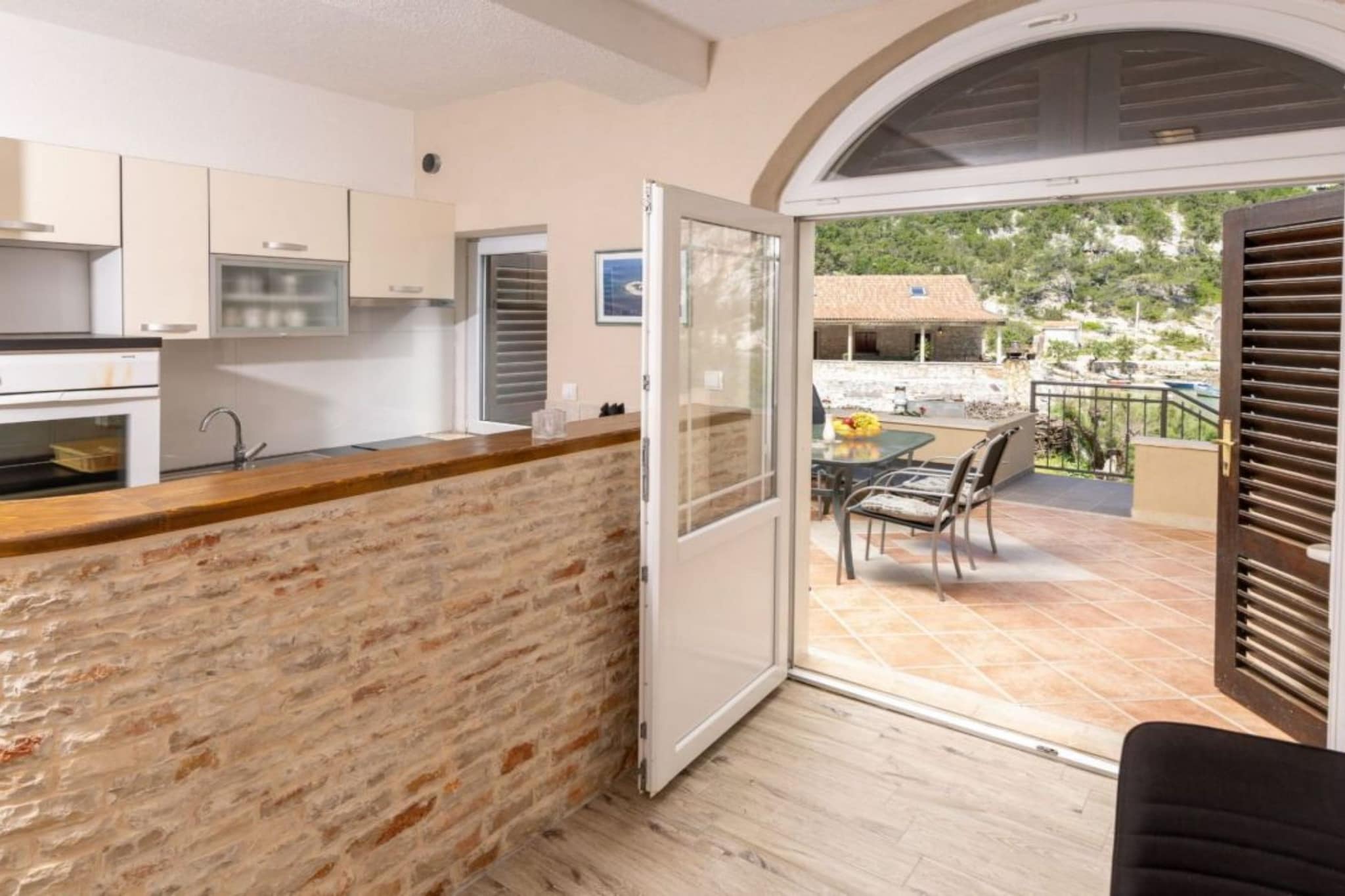 Apartments Šer Zane - One Bedroom Apartment with Terrace and Sea View (4)-Salle à manger