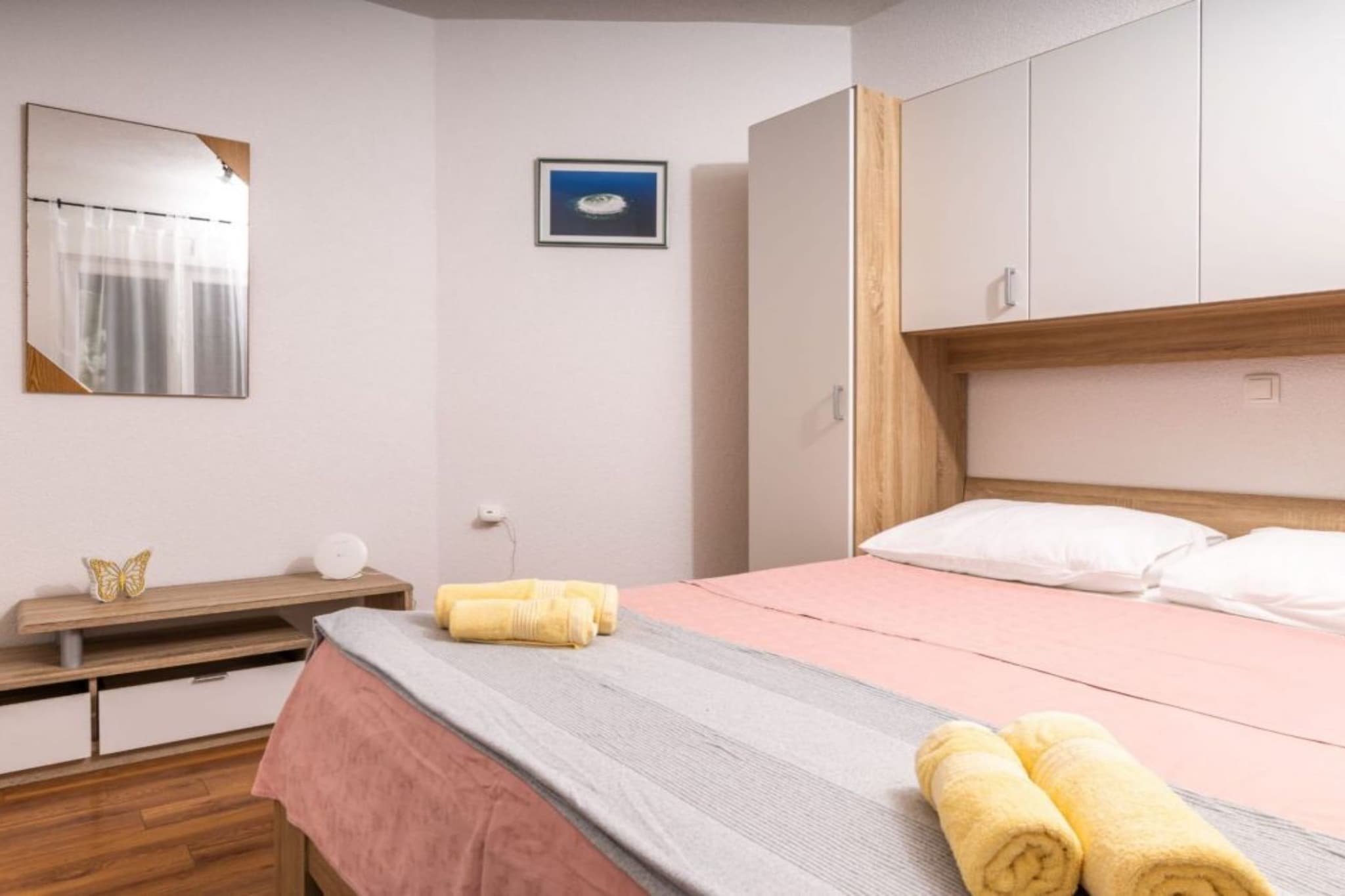 Apartments Šer Zane - One Bedroom Apartment with Terrace and Sea View (5)-Chambre