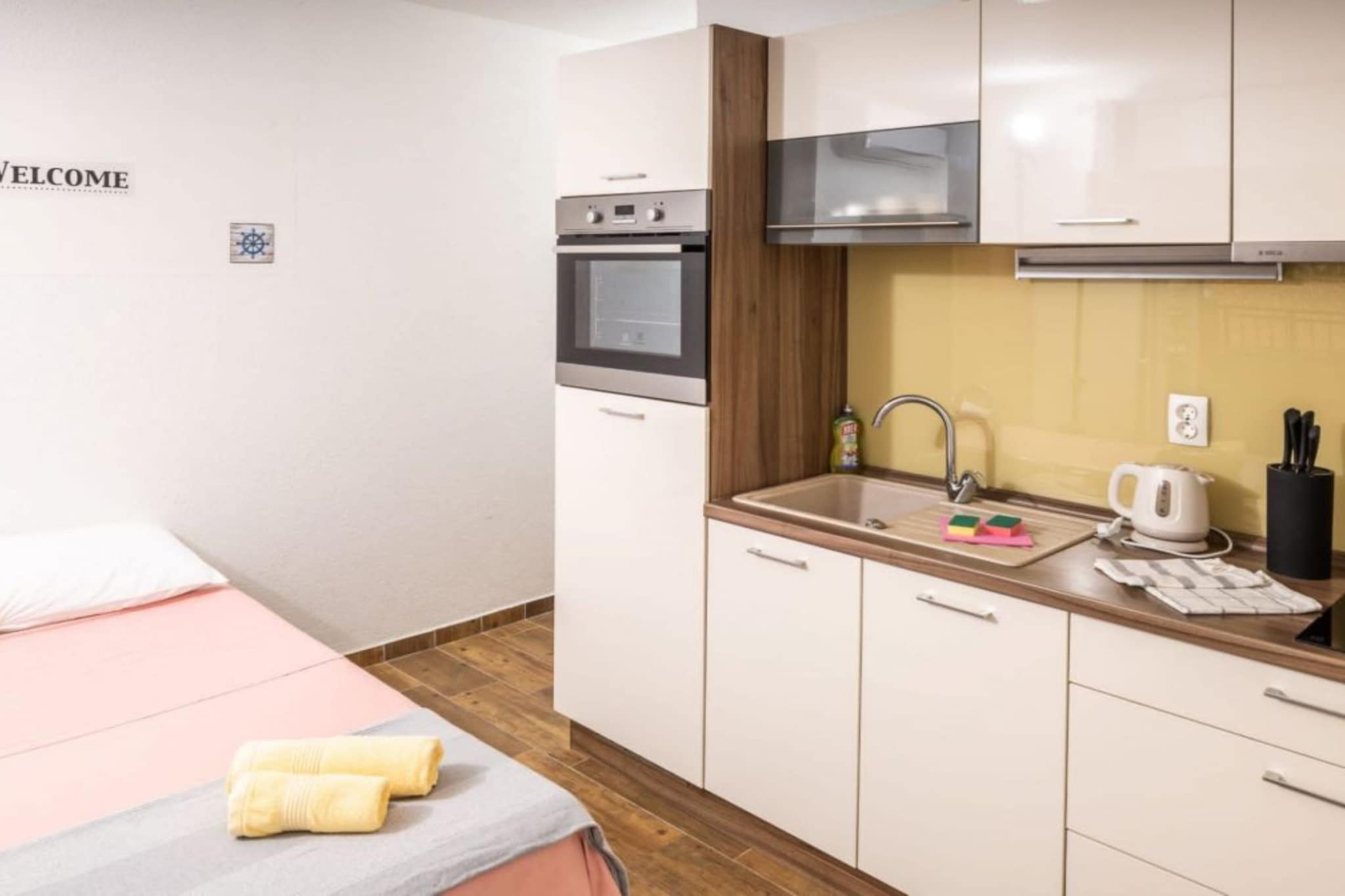 Apartments Šer Zane - One Bedroom Apartment with Terrace and Sea View (5)-Cuisine