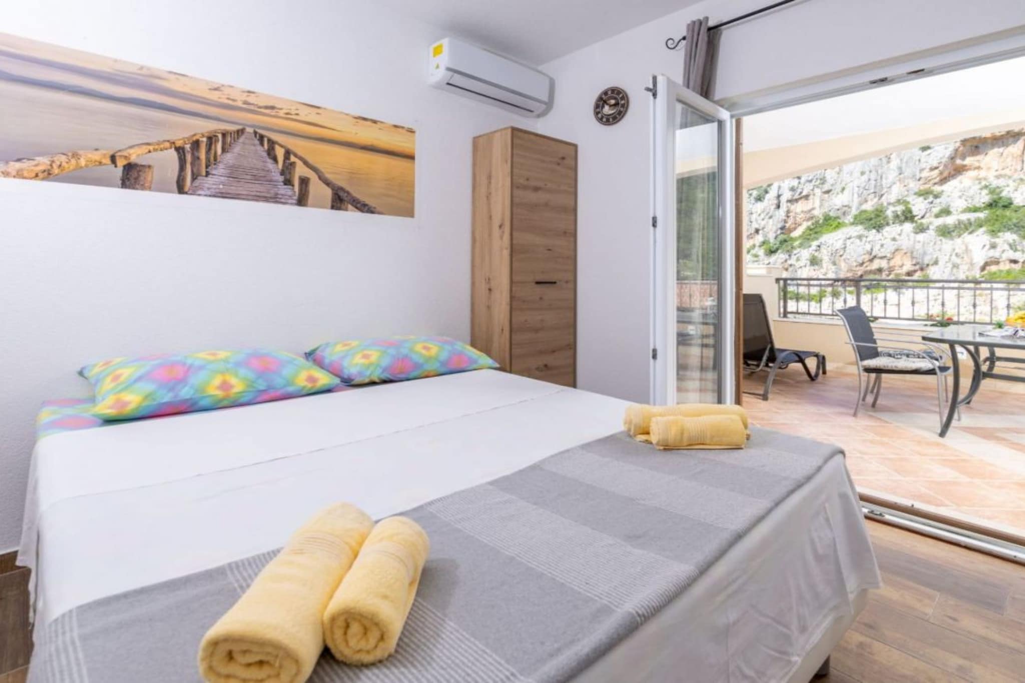 Apartments Šer Zane - One Bedroom Apartment with Terrace and Sea View (6)-Chambre