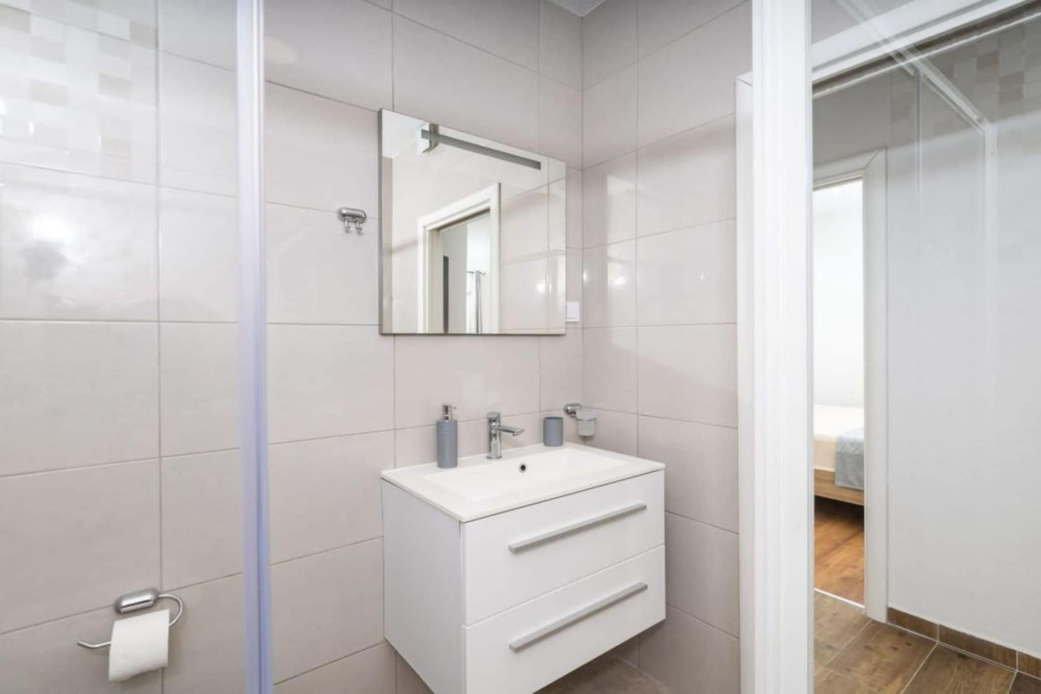 Apartments Šer Zane - One Bedroom Apartment with Terrace and Sea View (6)-Salle de bain