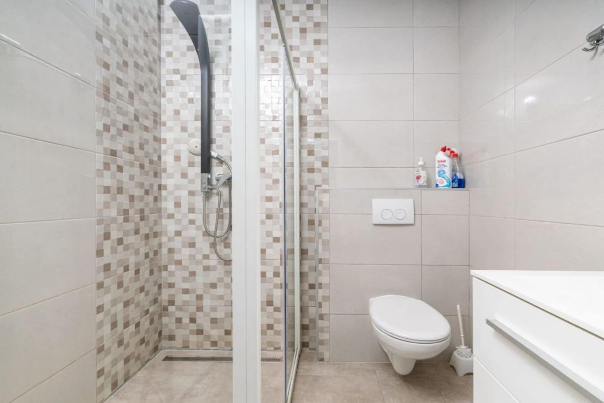 Apartments Šer Zane - One Bedroom Apartment with Terrace and Sea View (6)-Salle de bain