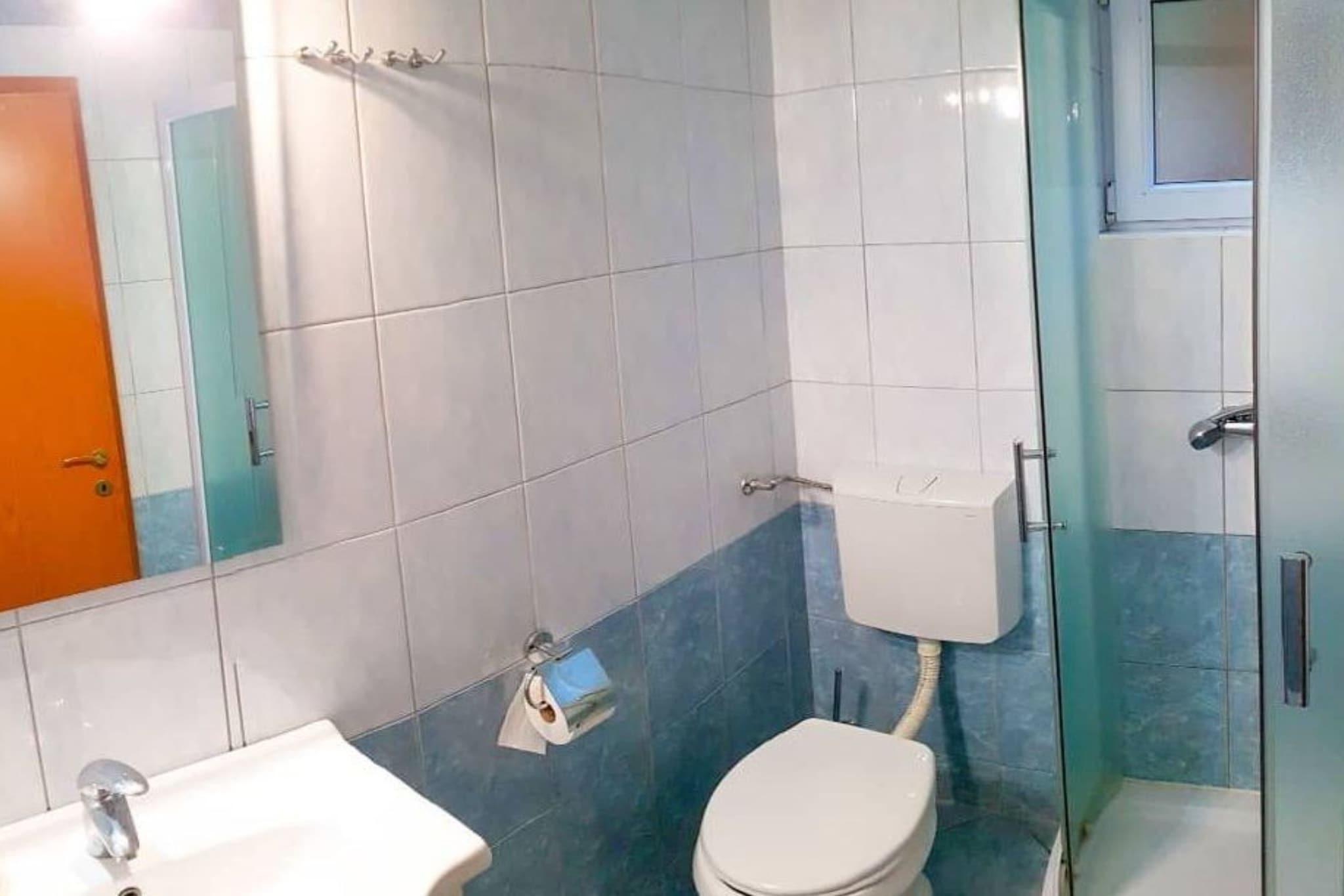 Apartments Šer Zane - One Bedroom Apartment with Terrace and Sea View (7)-Salle de bain