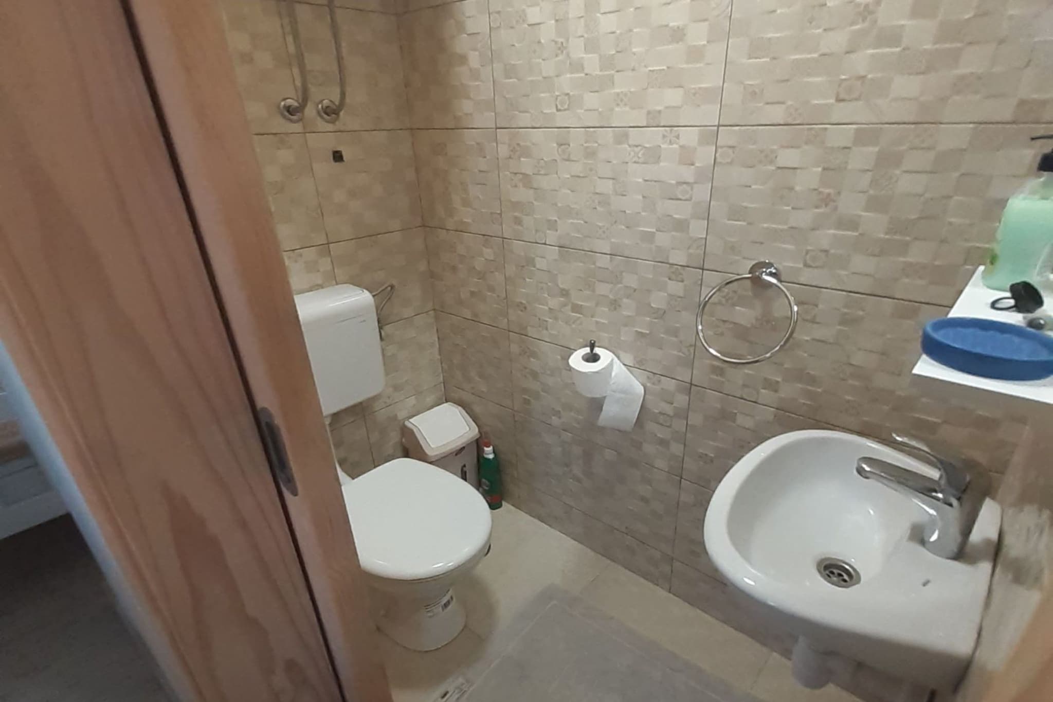 Two Bedroom Apartment with Sea View-Bathroom