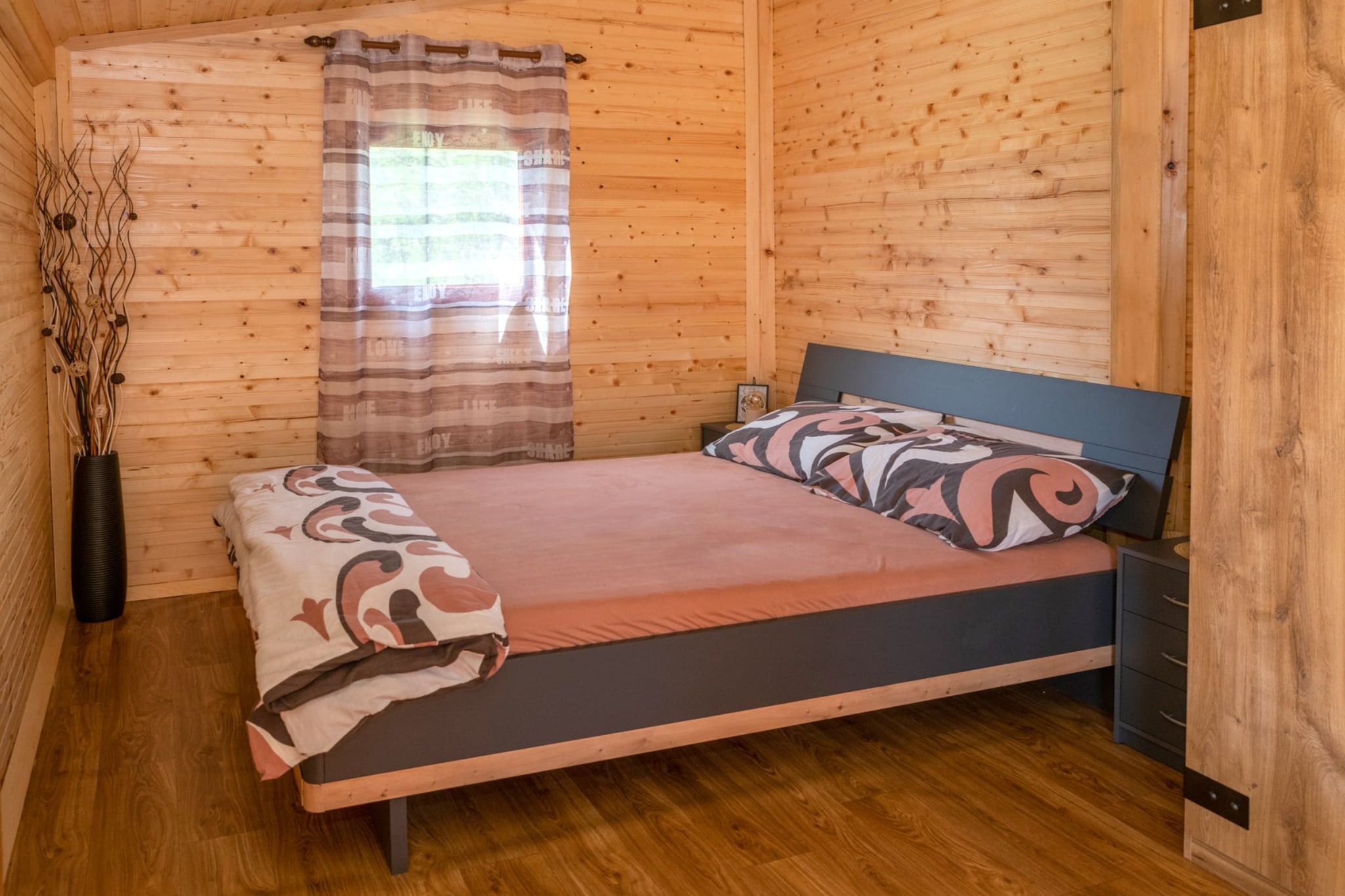 Robinzonski Kamp Hofman - Private Bungalow-Bedroom