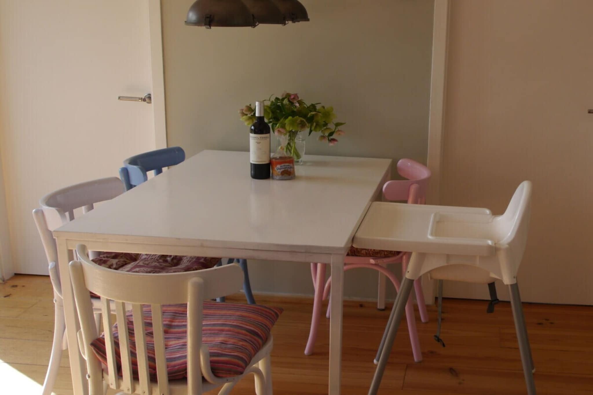 492018-Dining room