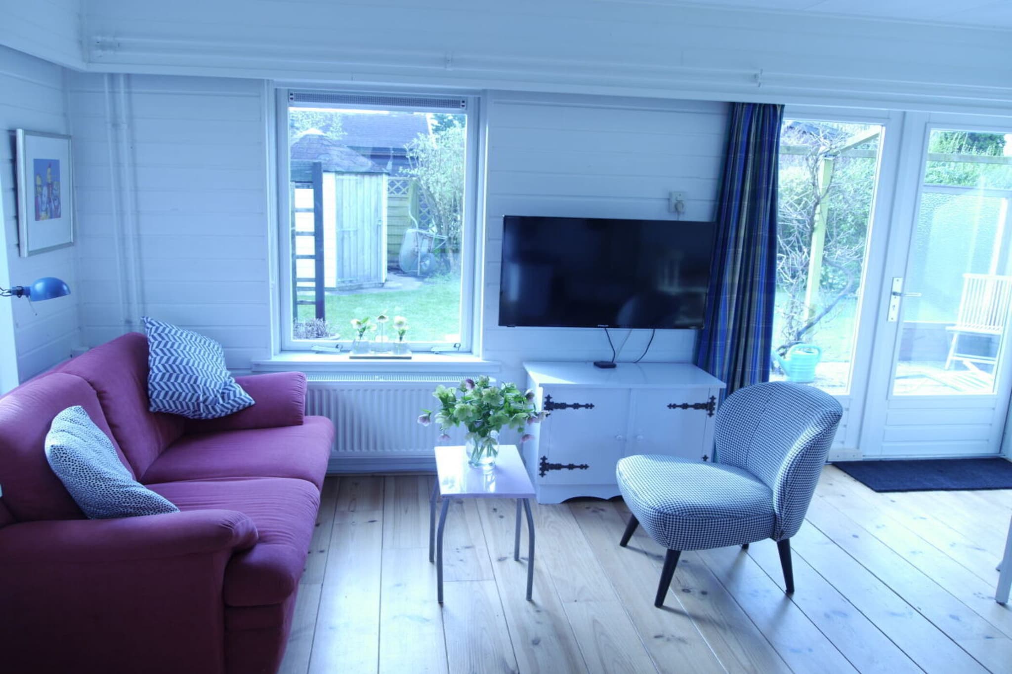 492018-Living room