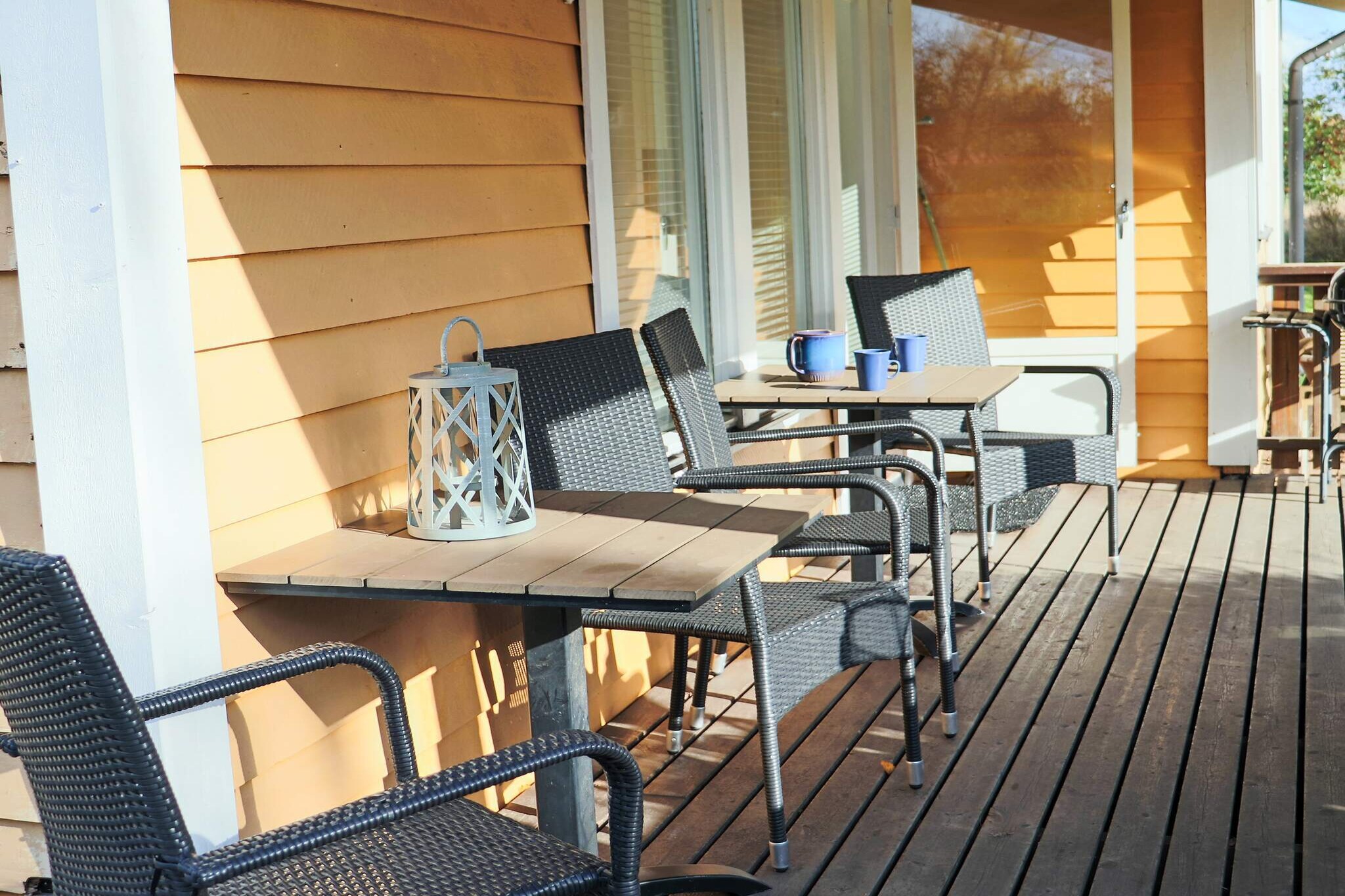 Welcome to a wonderful place with proximity to the sea and the well-known beach that spreads out. The sea and beach are a walking distance of just over 1 km. Here you will stay comfortably for a relaxing holiday at Skummeslövstrand. A real summer idyll. The house is yellow as the sun with a balcony at the back. The kitchen is bright and homely. The kitchen is also equipped with all the necessary amenities, including a stove, fridge-freezer, microwave, coffee maker and dishwasher. The bathroom is fully equipped with a shower, wc, washbasin. In total, the accommodation offers 6 beds. There are two bedrooms, one with a bunk bed and one with a double bed. In the living room there is a classic sofa bed. On the balcony there is outdoor furniture and a charcoal grill for nice dinners. Skummeslövstrand attracts with its long sandy beach and opportunities for relaxation and adventure. Skummelövstrand is a very popular beach resort and for those who are tired of the sea, it is a walking distance to the beach about 1.5 km away. Here is a 25-metre heated seawater pool. By the pool there is also a kiosk with simple snacks. For those who like tennis, go to Skummeslövs Tennisklubb, one of Sweden's largest tennis facilities. If you feel like exploring more of the surroundings, you can take a day trip to nearby towns such as Laholm, Båstad or Halmstad.