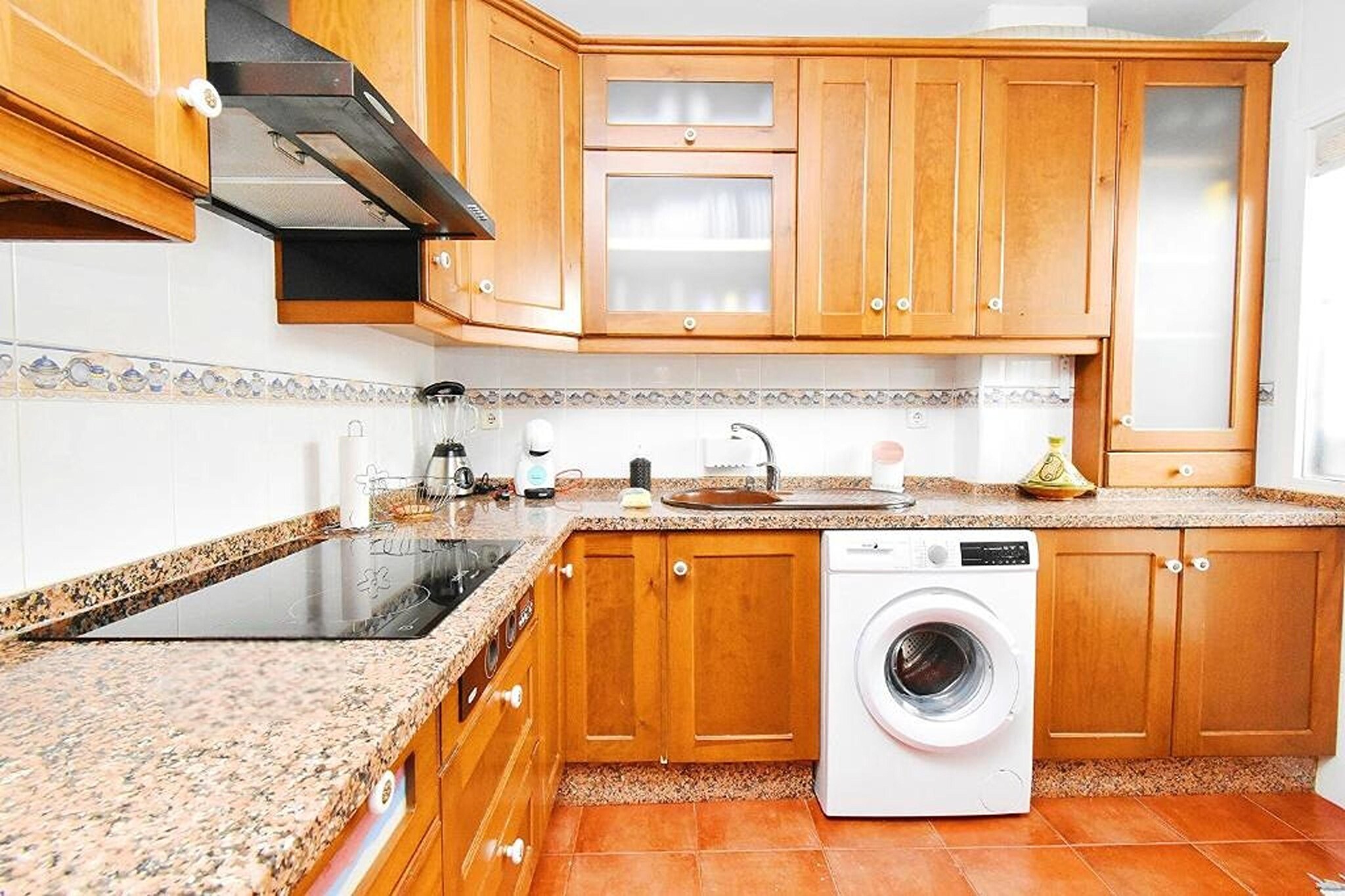 Casa Alcor Almerimar is located in Almerimar, a 14-minute walk from Playa de Levante Almerimar, and offers air-conditioned accommodation and private parking is available on-site. Located 2.8 km from Playa Poniente de Almerimar, the property offers a garden.
Featuring a terrace and city views, the holiday home includes 4 bedrooms, a living room, a flat-screen TV, an equipped kitchen, and 1 bathroom with a bidet and a bathtub.
Campo de Golf La EnvÃa is 31 km from the accommodation, and Golf Almerimar is a 19-minute walk away. The airport (AlmerÃa Airport) is 59 km away.