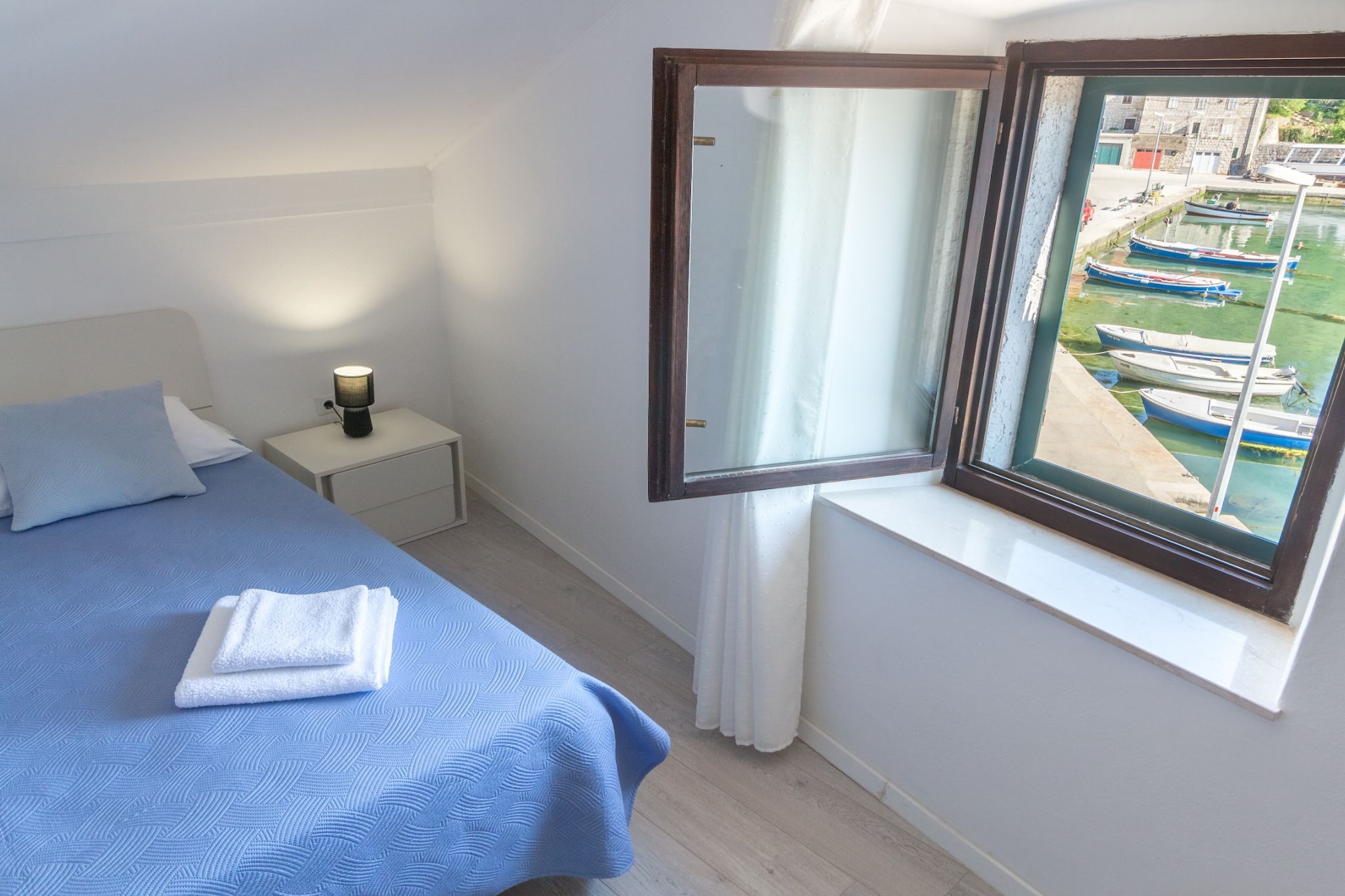 Holiday Home Milutinovic - Four Bedroom  Holiday Home with Sea View-Bedroom