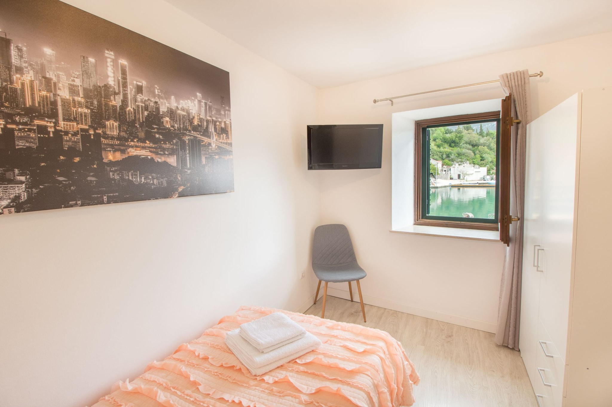 Holiday Home Milutinovic - Four Bedroom  Holiday Home with Sea View-Bedroom