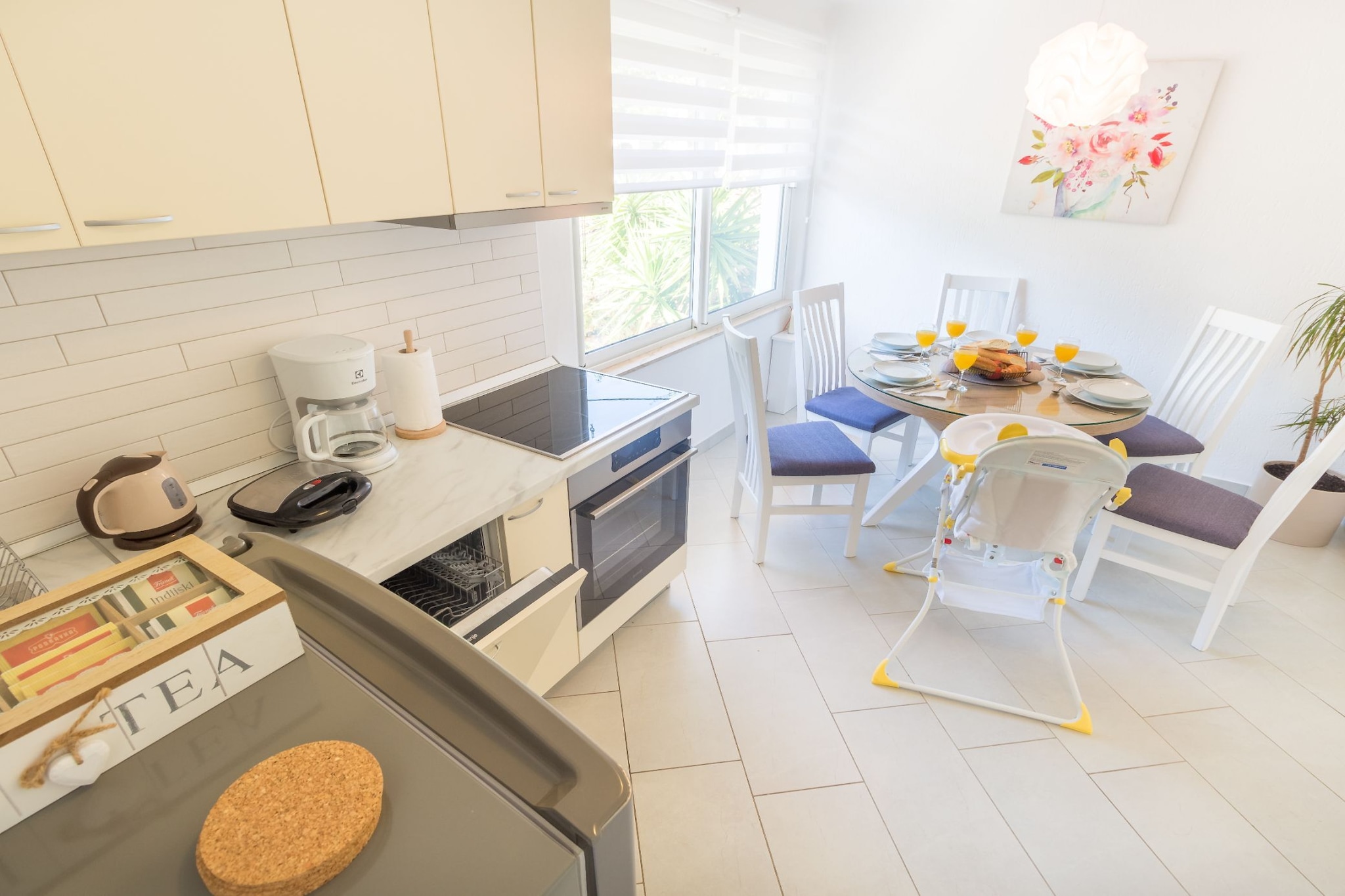 Holiday Home Milutinovic - Four Bedroom  Holiday Home with Sea View-Kitchen