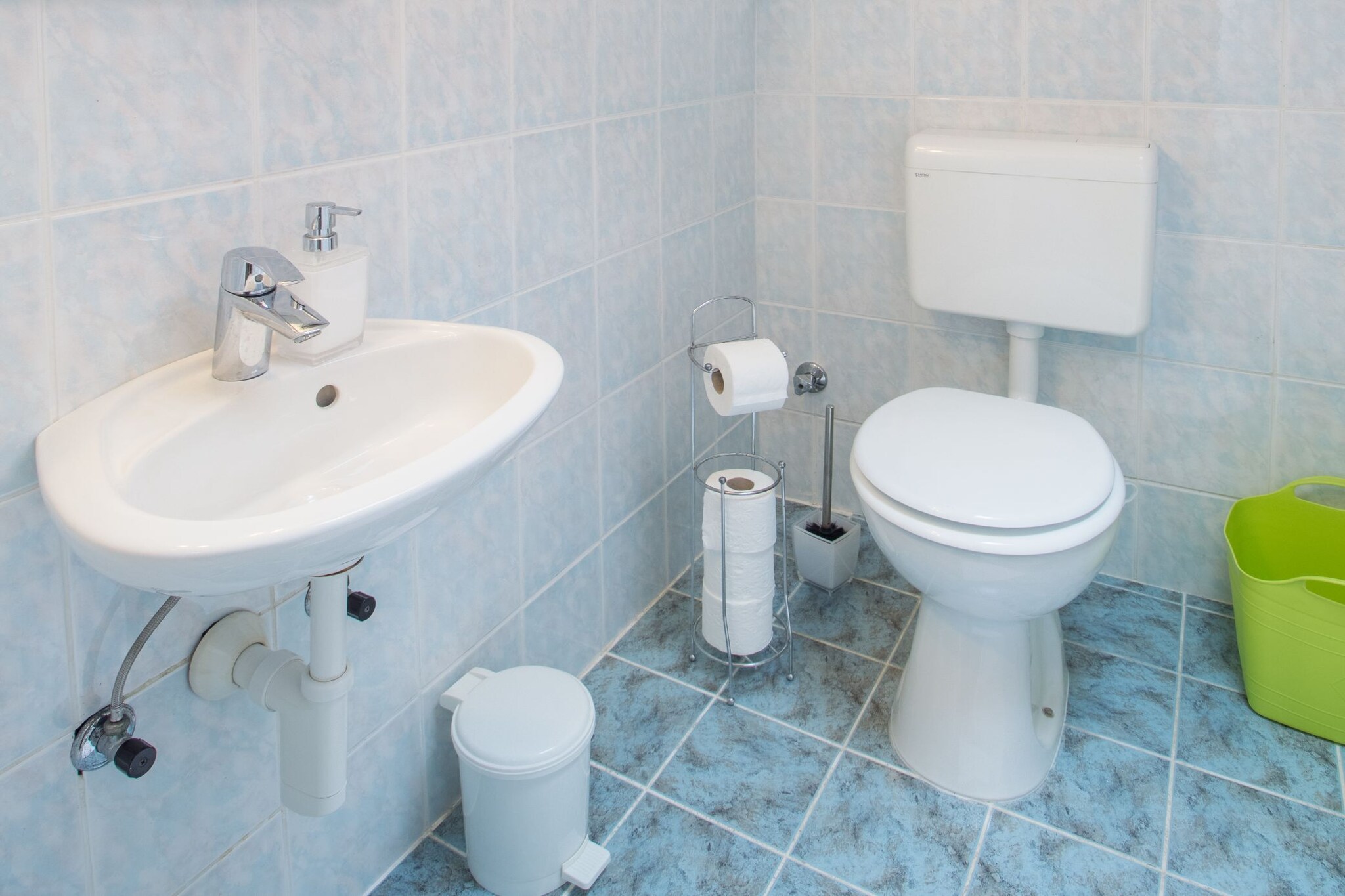 Holiday Home Milutinovic - Four Bedroom  Holiday Home with Sea View-Bathroom