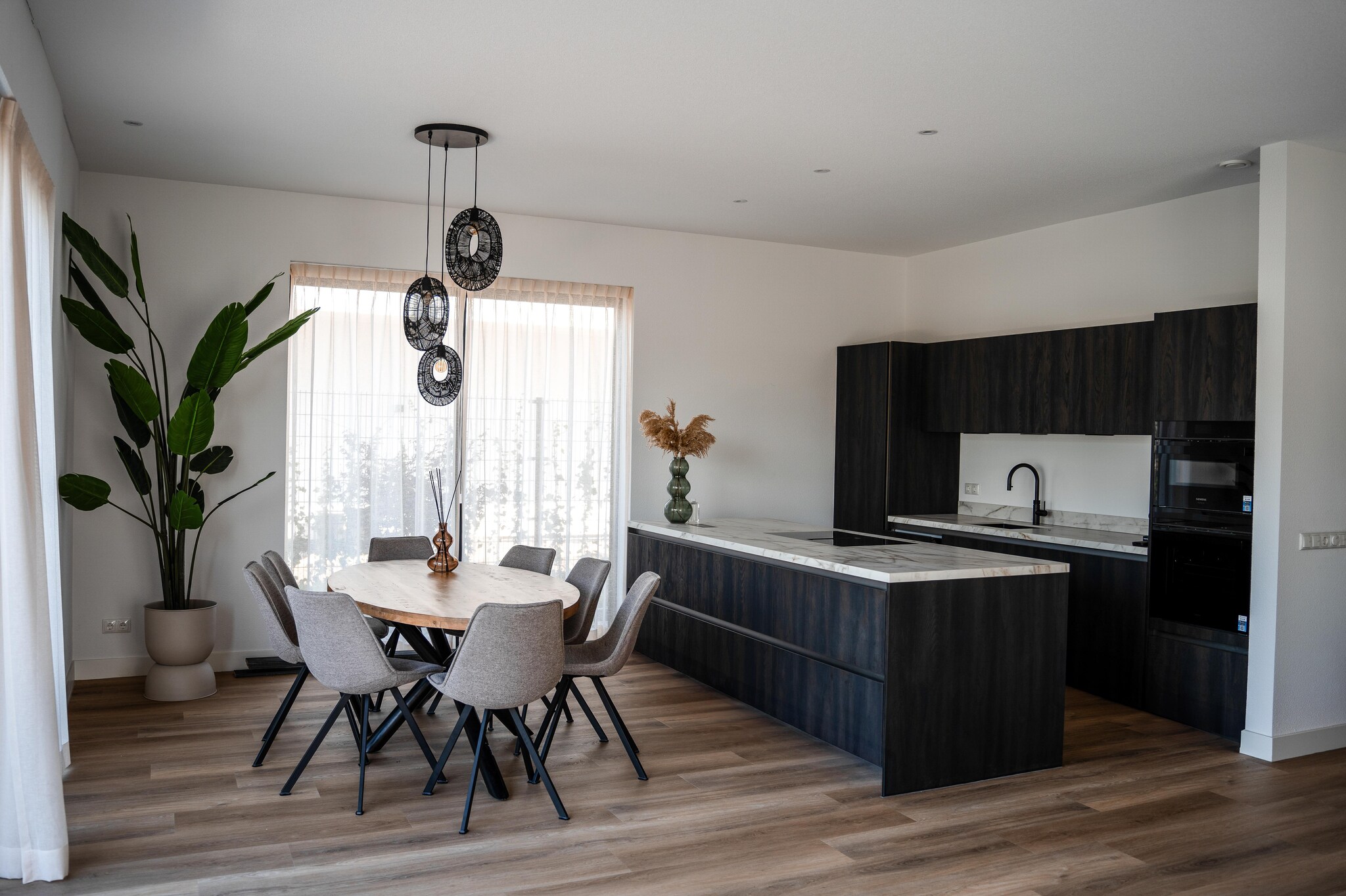 Water villa with garden and jetty near Harderwijk