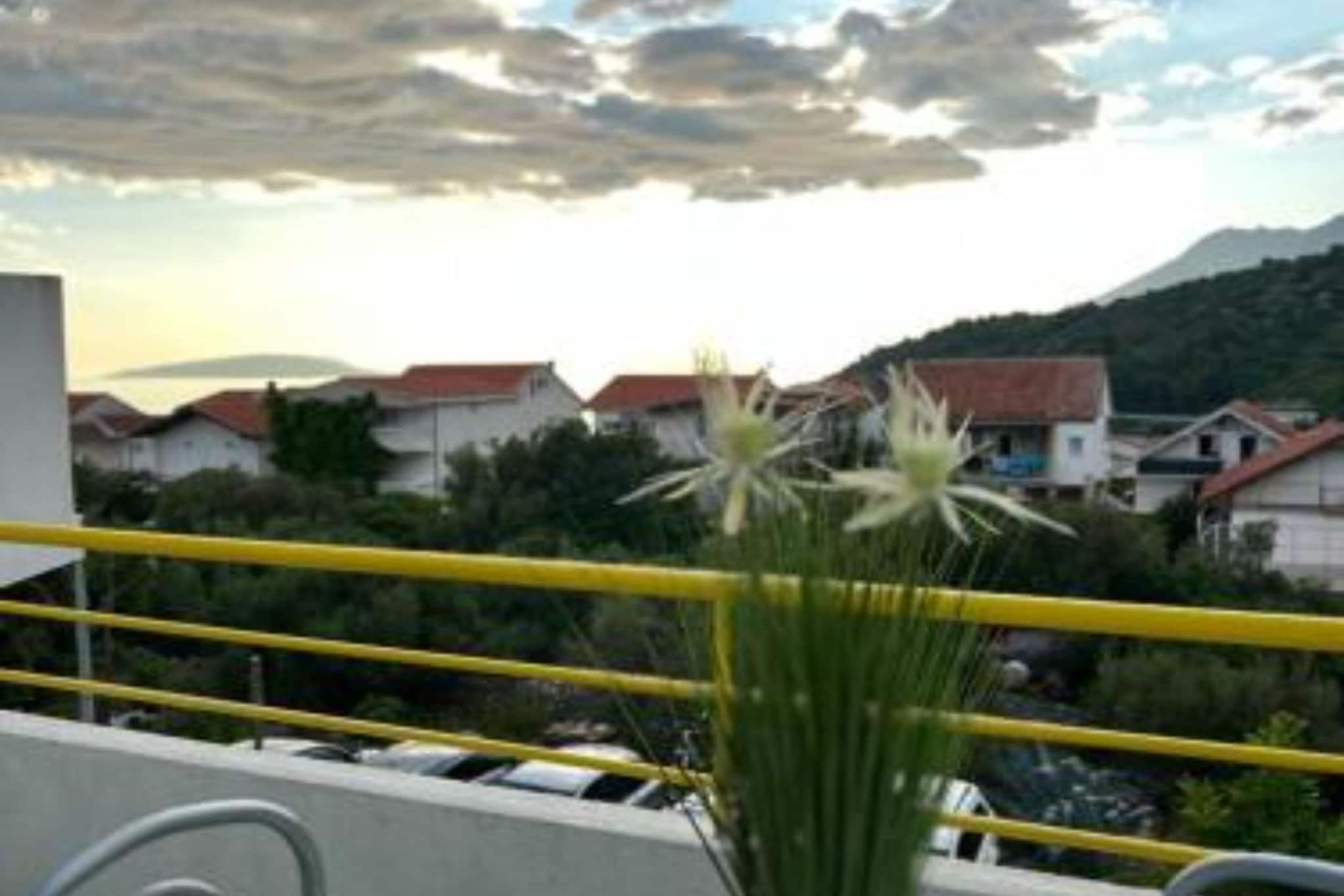 Apartments Natali - One Bedroom Apartment with Balcony (APP6)-Terrasse/Balkon