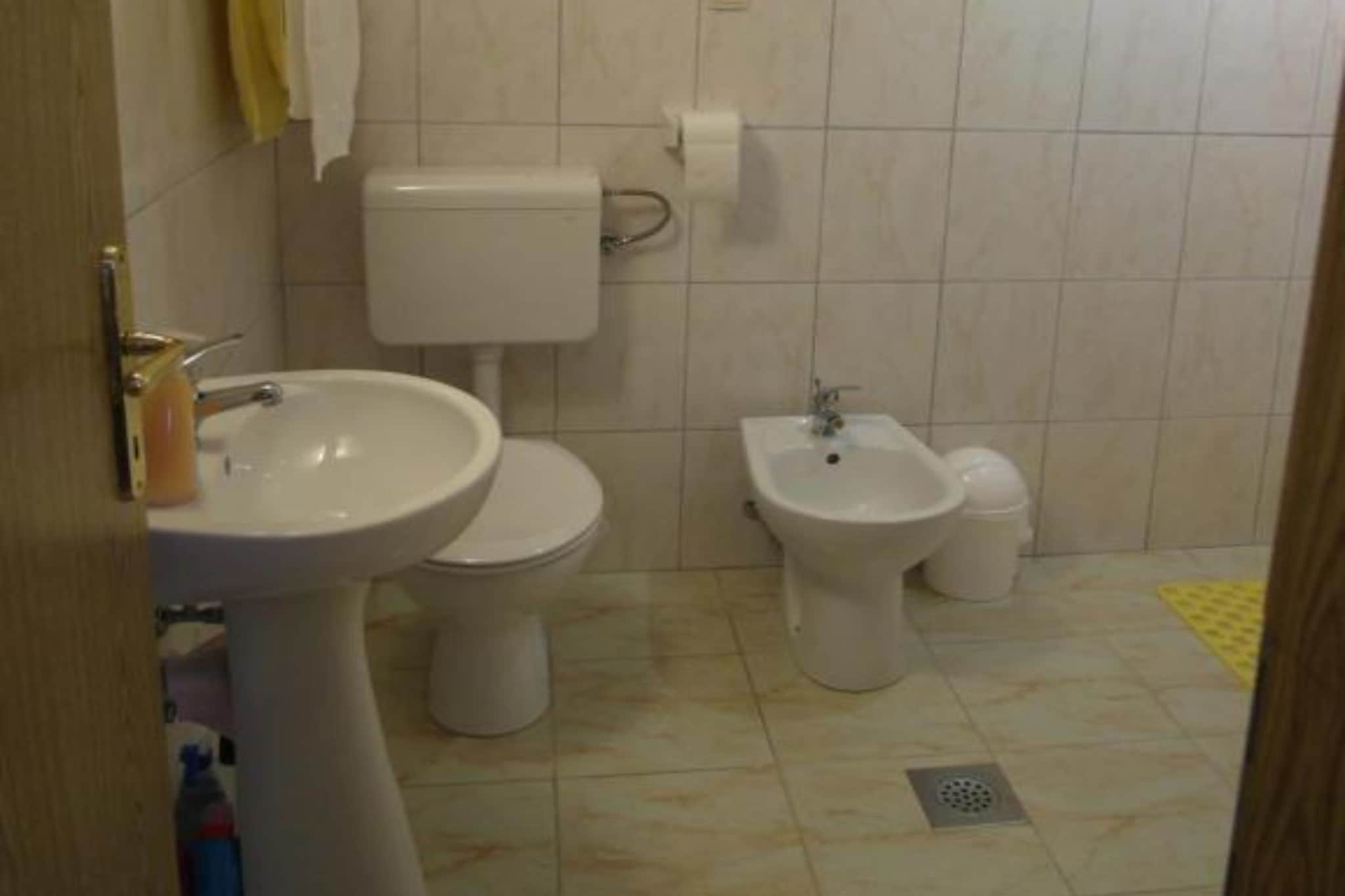Apartment Antonio - One Bedroom apartment with Terrace-Salle de bain
