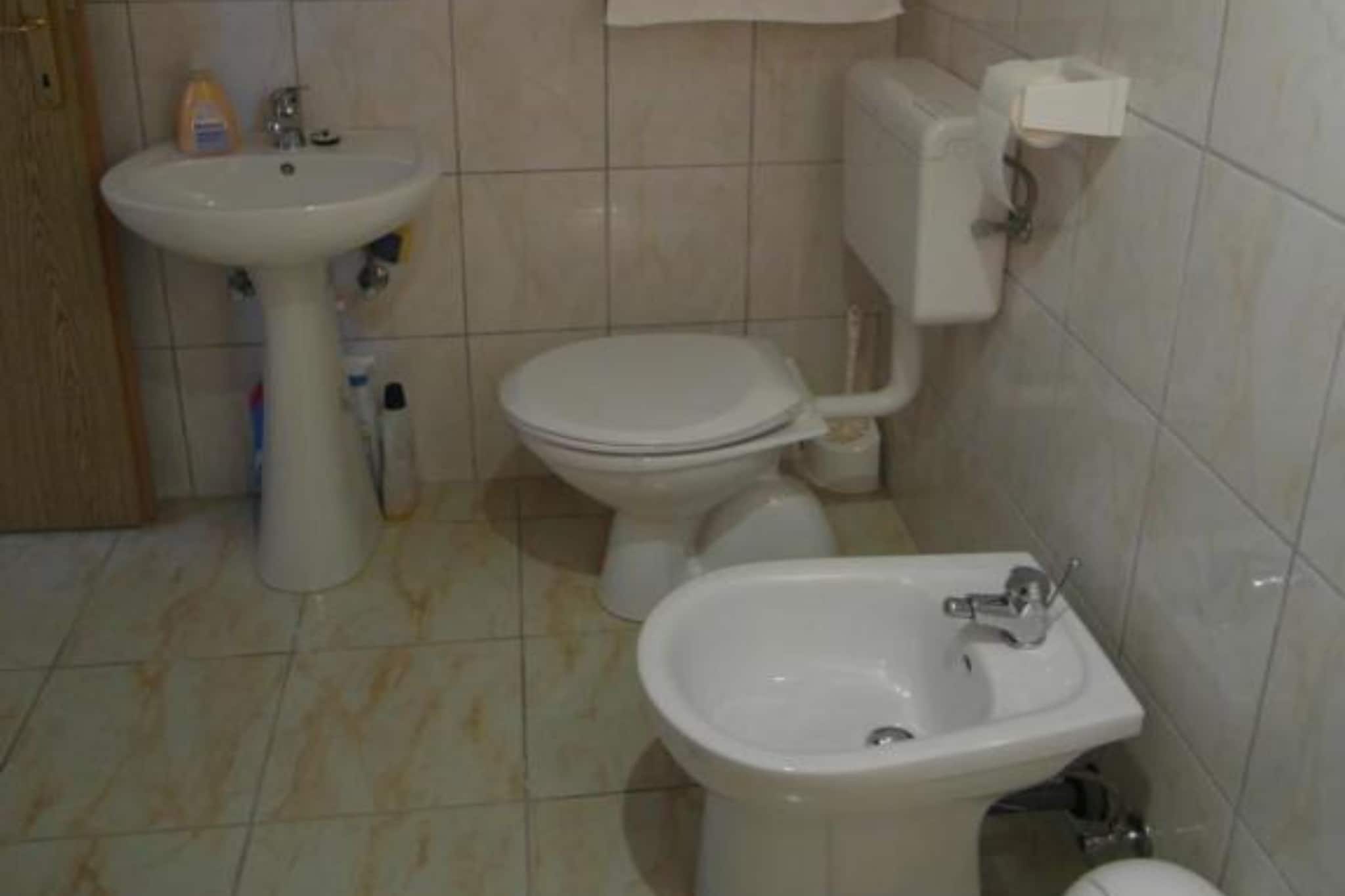 Apartment Antonio - One Bedroom apartment with Terrace-Salle de bain
