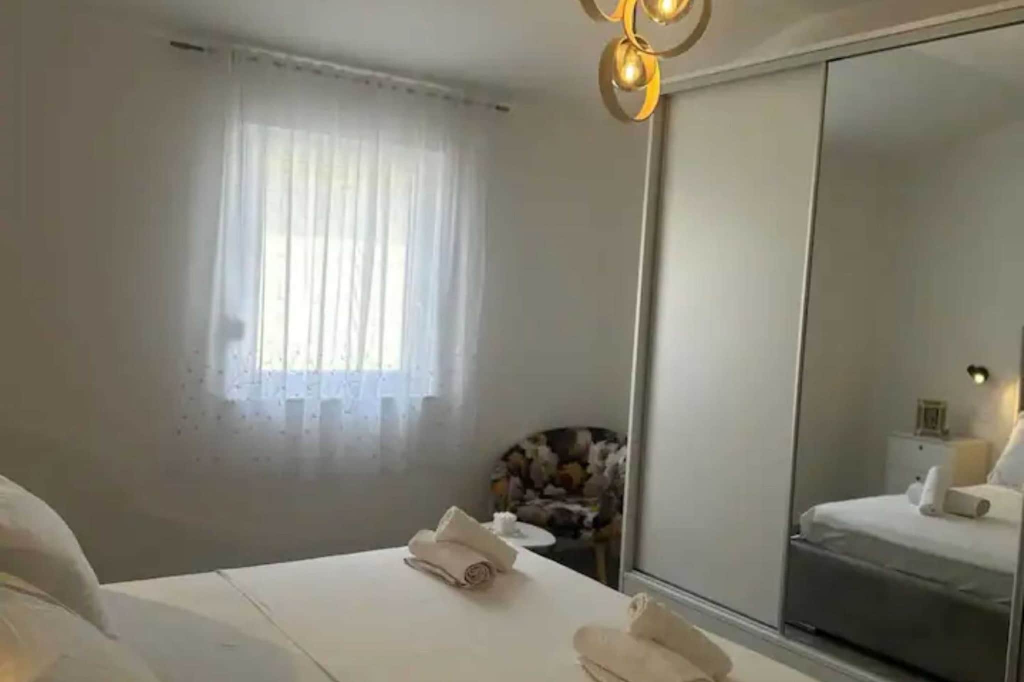 Apartment Ivan with Pool - Two Bedroom Apartment with Terrace and Swimming pool-Chambre