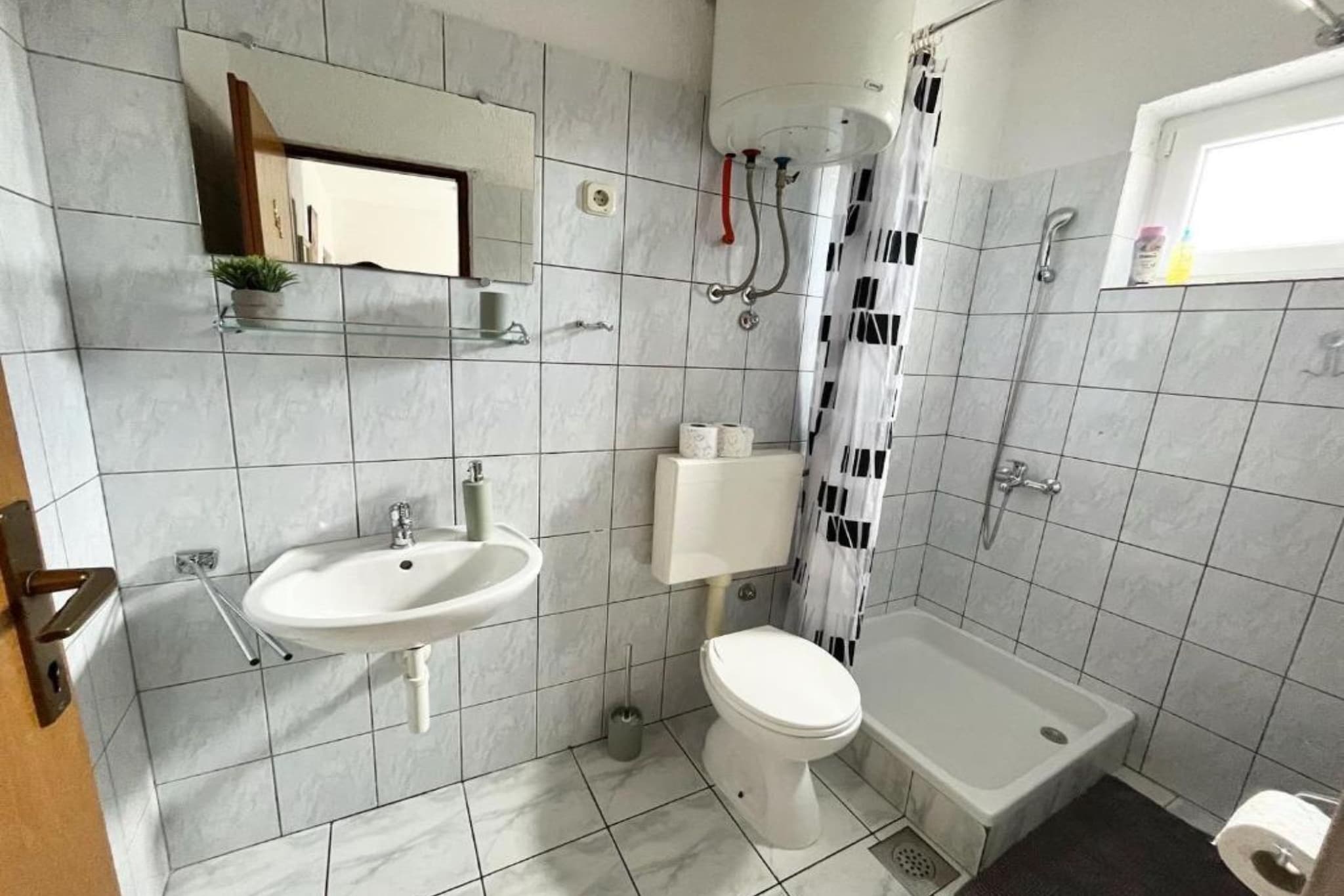 Apartments Fortuna - One Bedroom Apartment with Balcony (3)-Bathroom