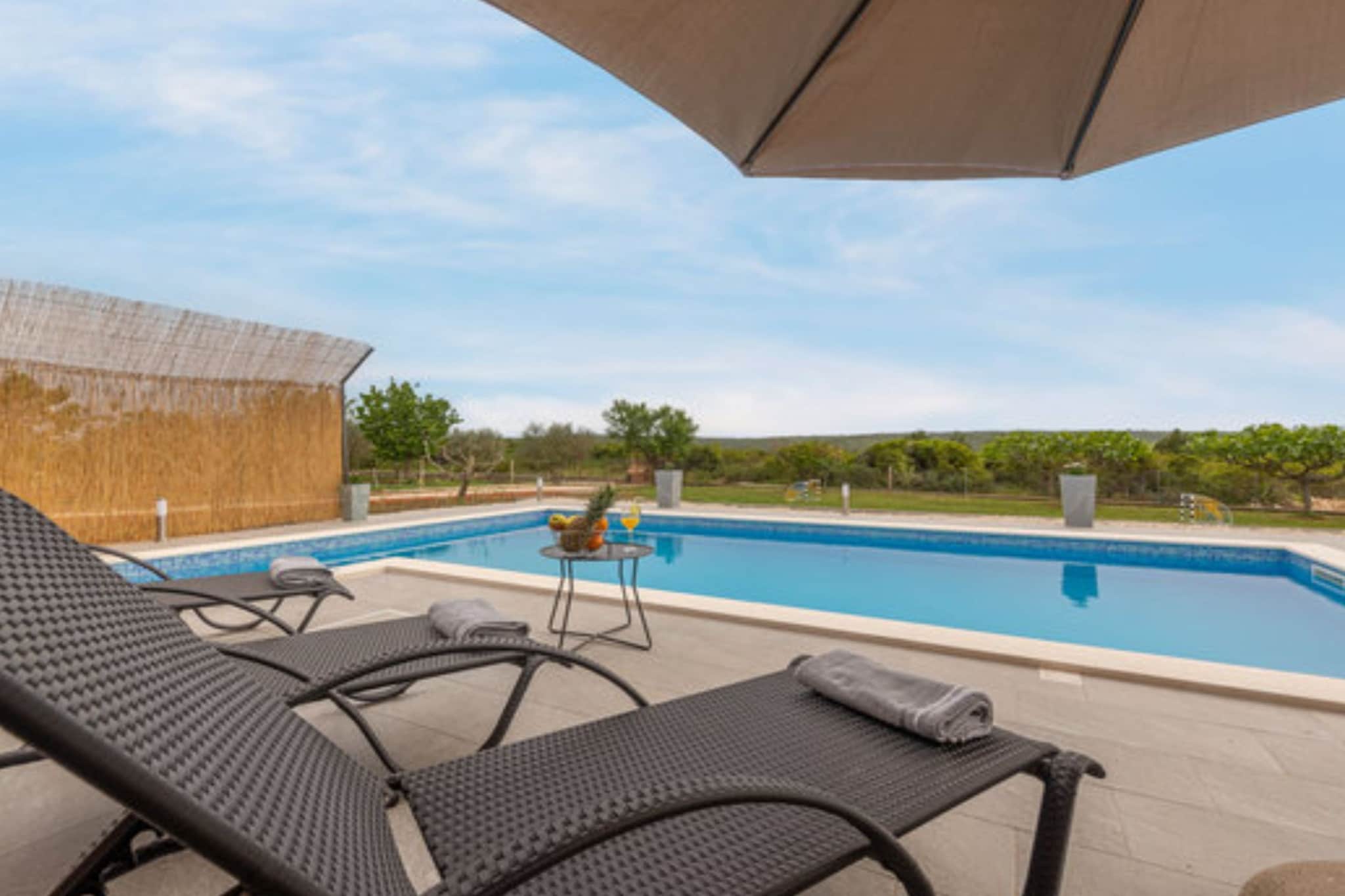 Three Bedroom Villa-Pool