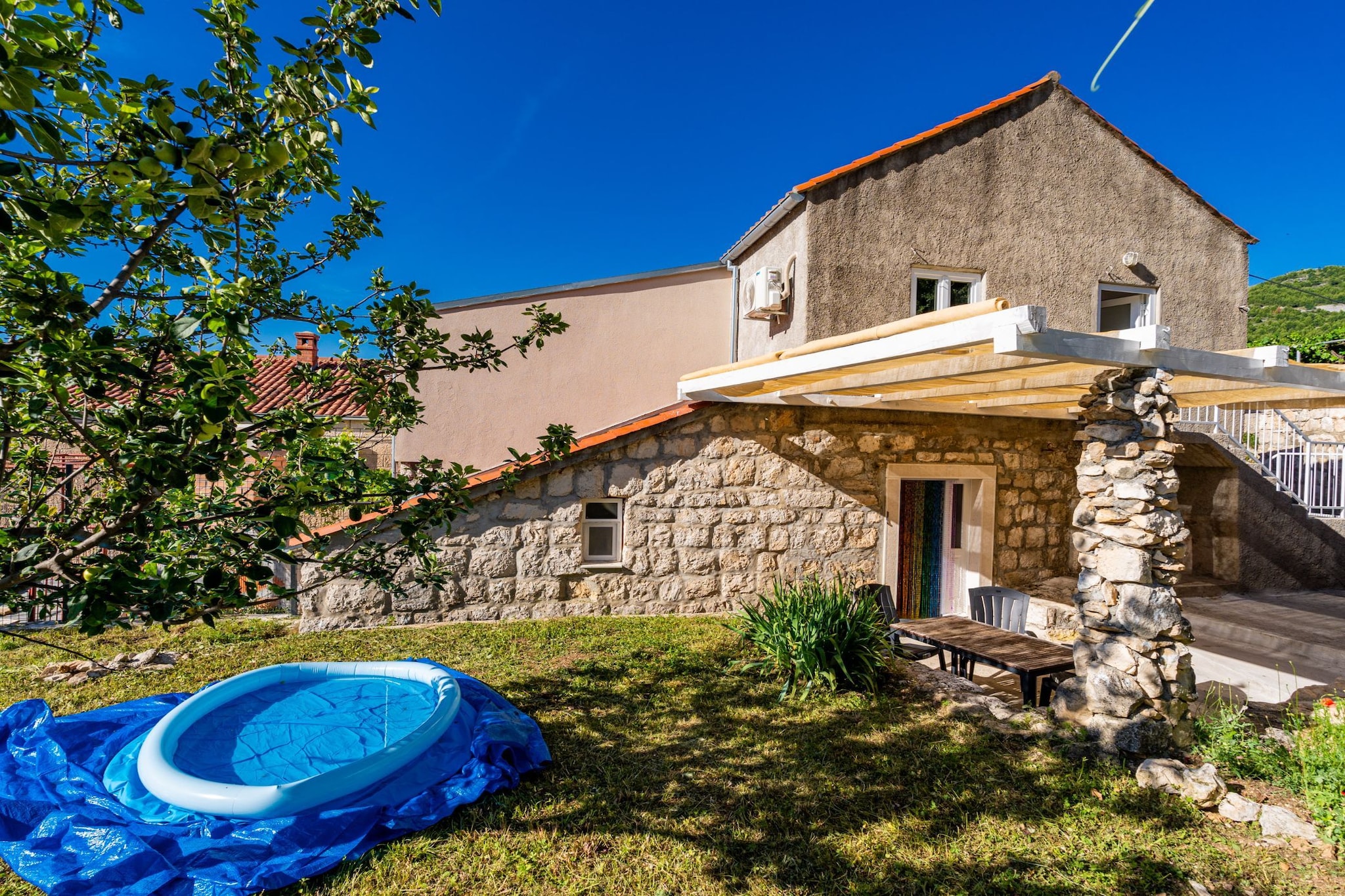 Ranch House Zora - One Bedroom Ranch House-Outdoor