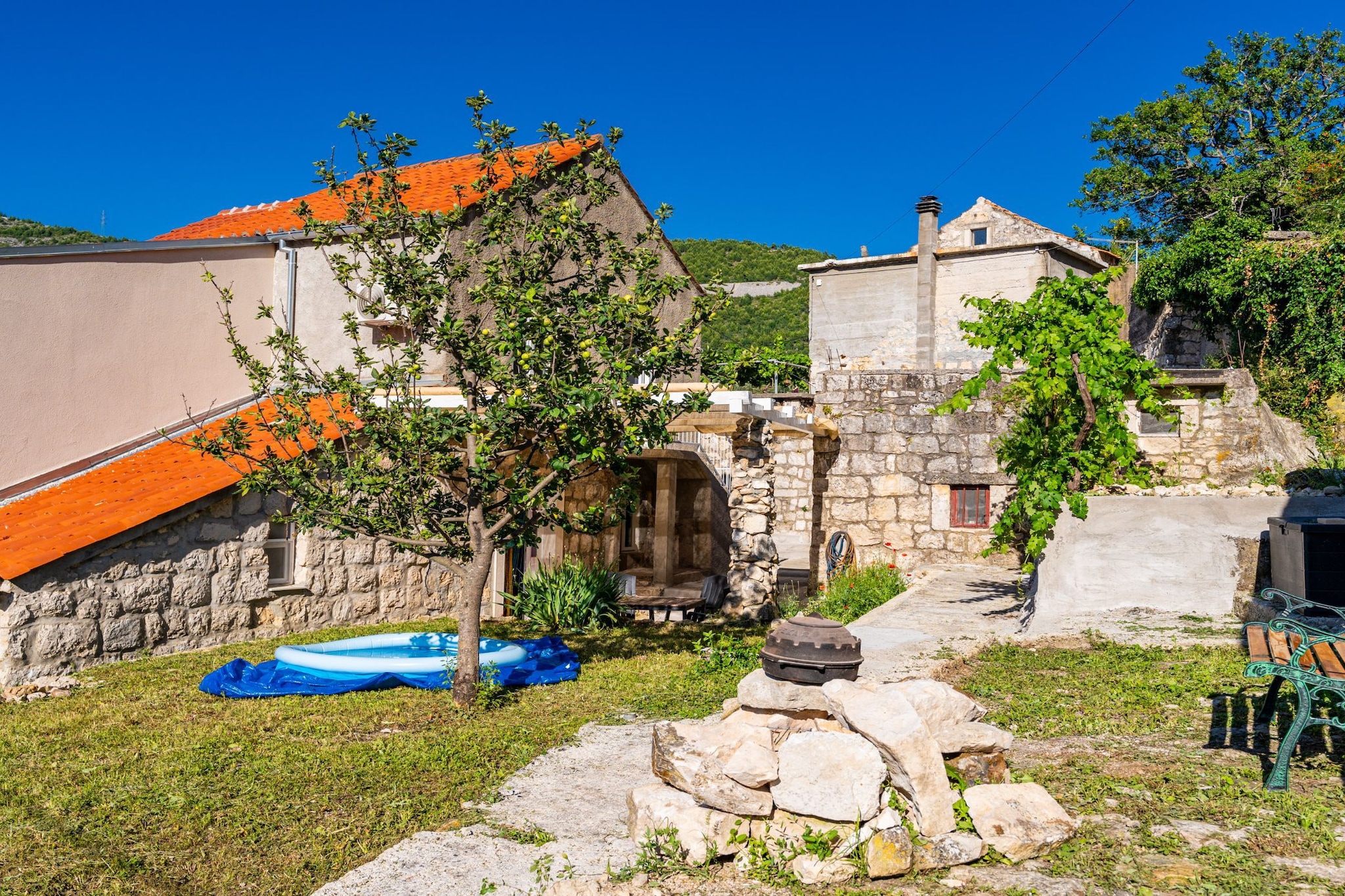 Ranch House Zora - One Bedroom Ranch House-Outdoor
