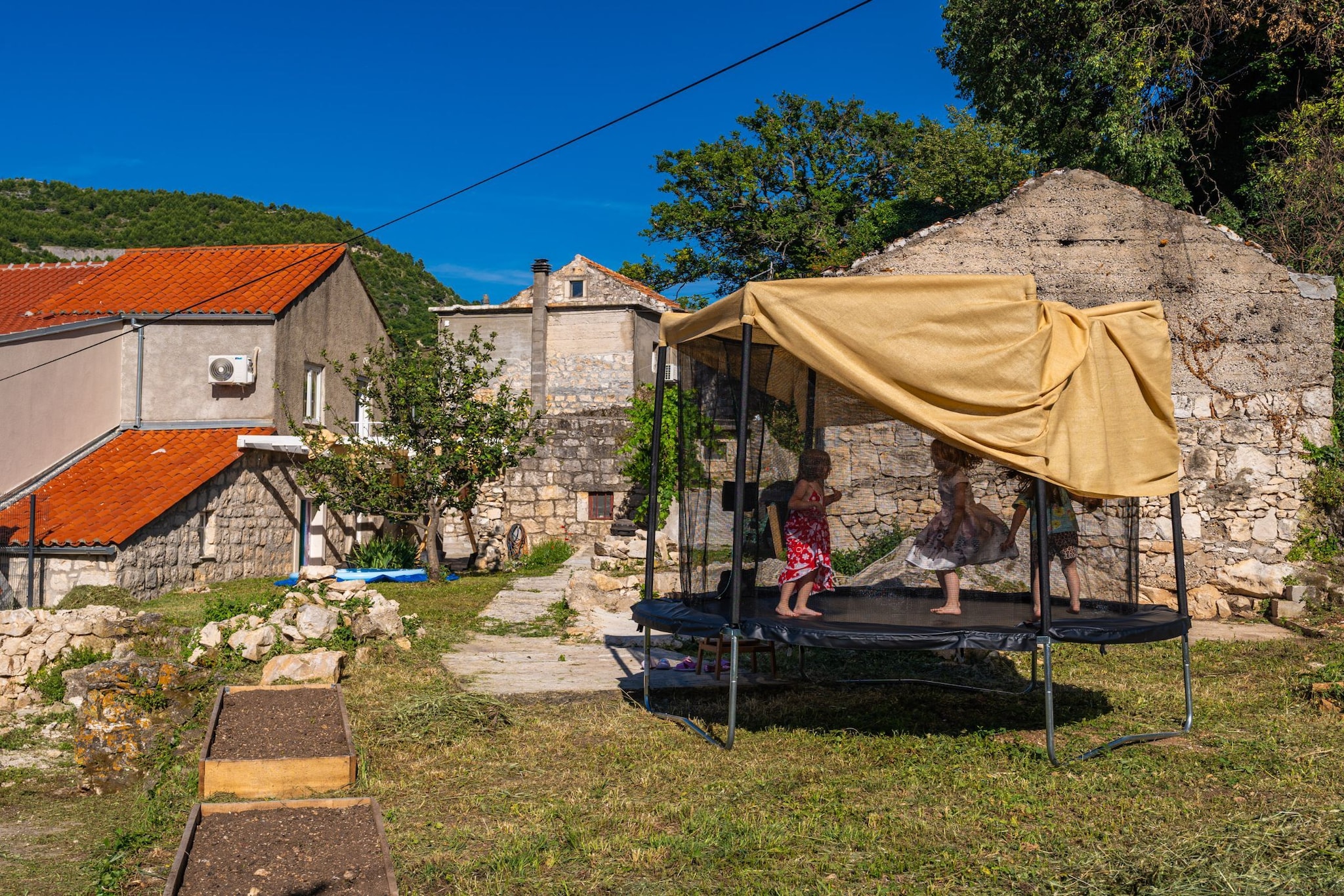 Ranch House Zora - One Bedroom Ranch House-Outdoor