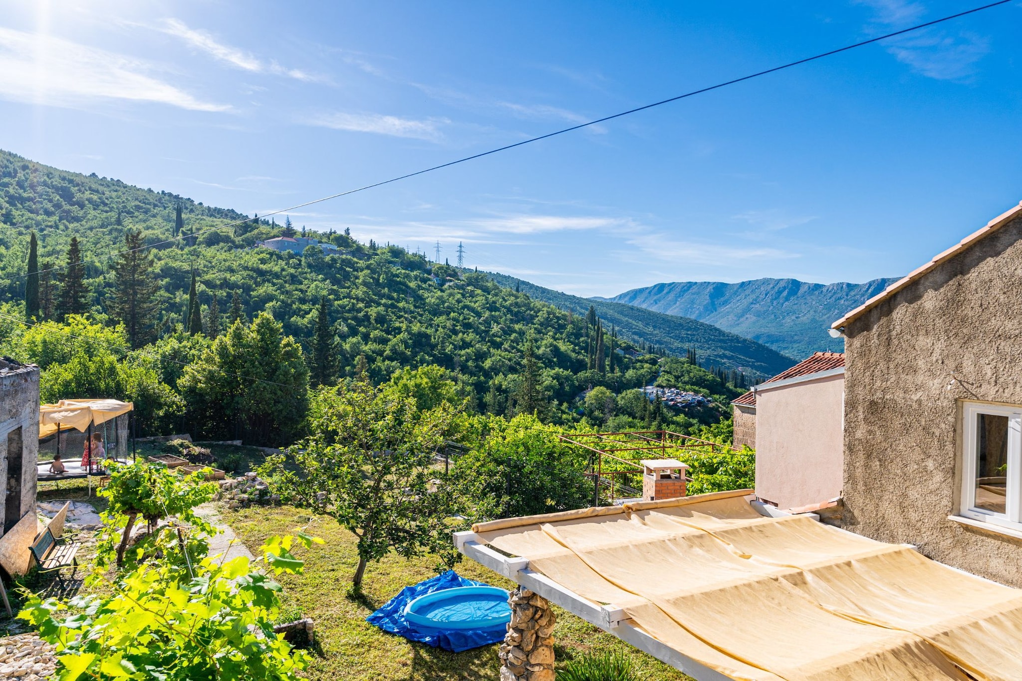Ranch House Zora - One Bedroom Ranch House-Outdoor
