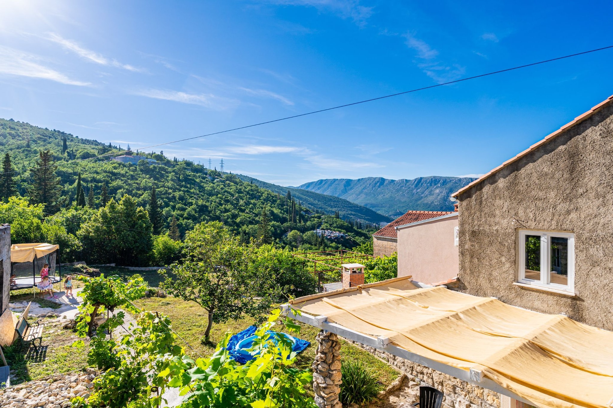 Ranch House Zora - One Bedroom Ranch House-Outdoor