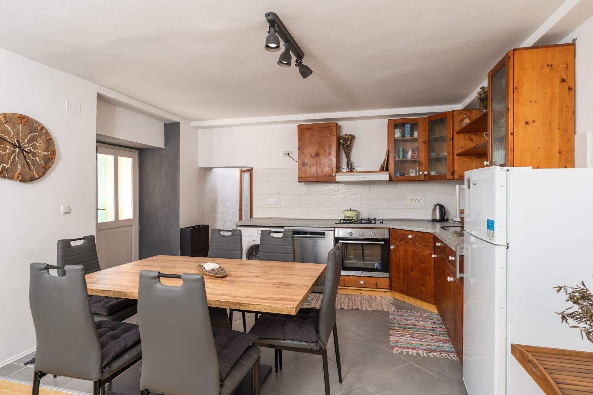 Ranch House Zora - One Bedroom Ranch House-Kitchen