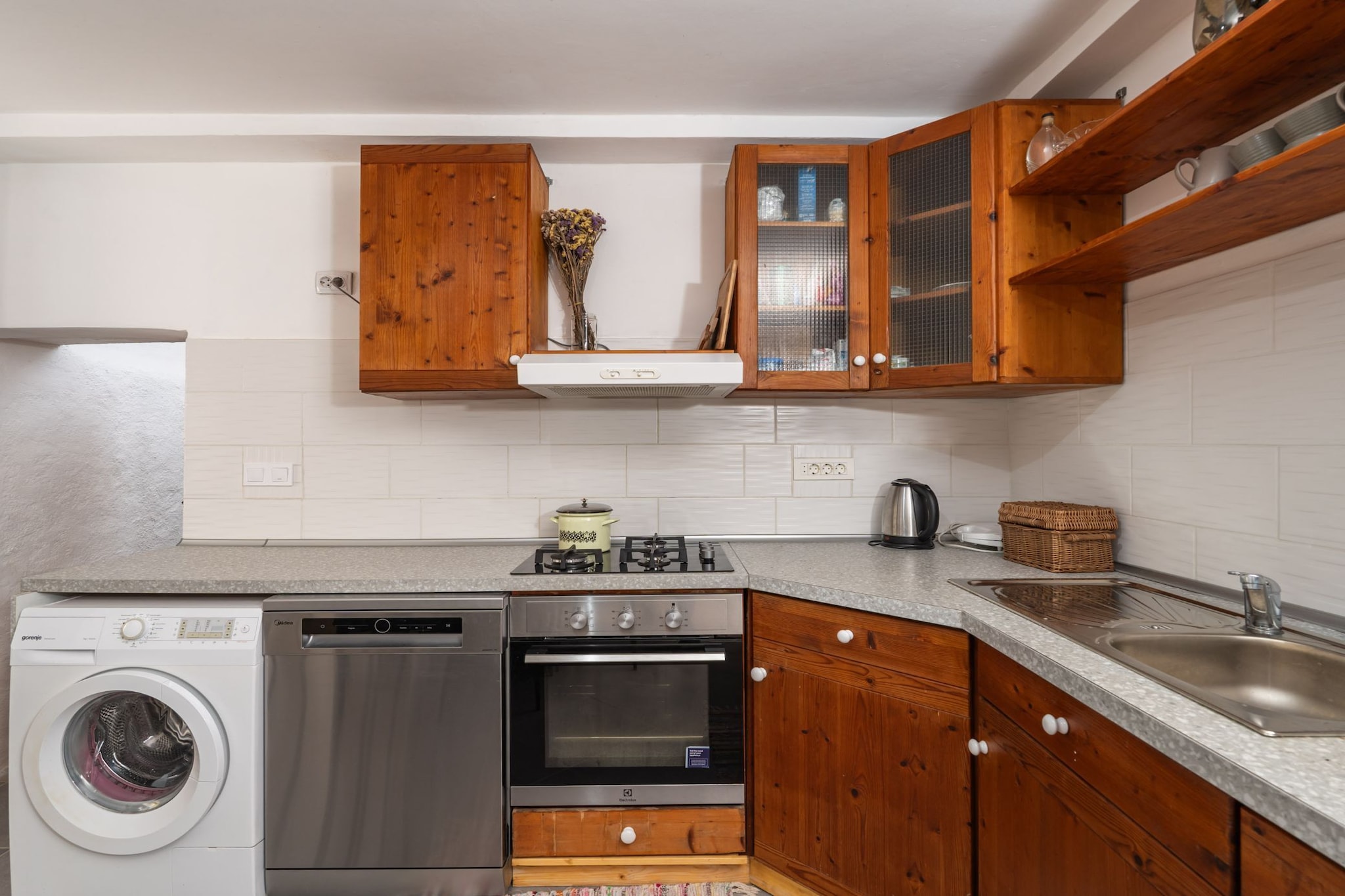 Ranch House Zora - One Bedroom Ranch House-Kitchen