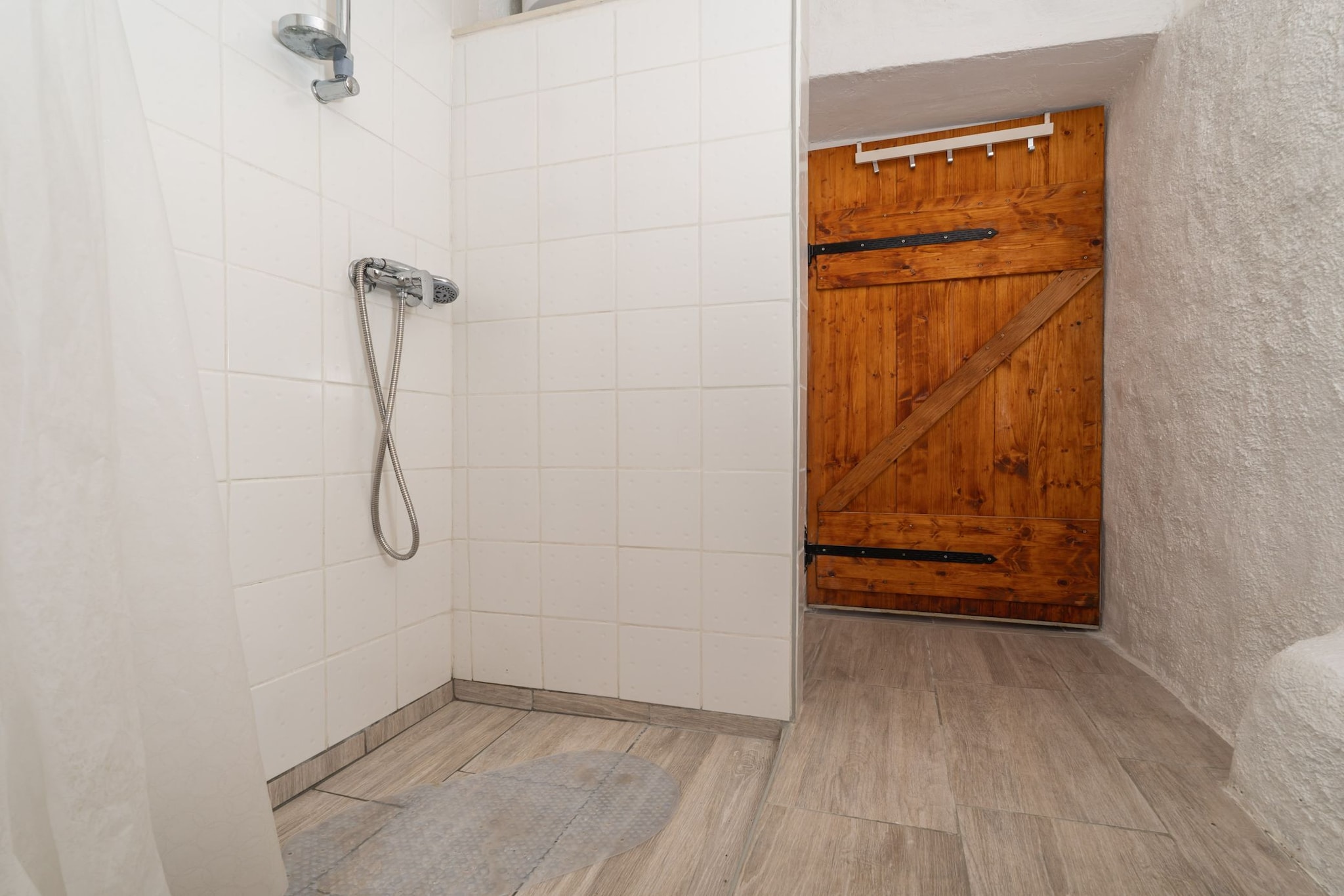 Ranch House Zora - One Bedroom Ranch House-Bathroom
