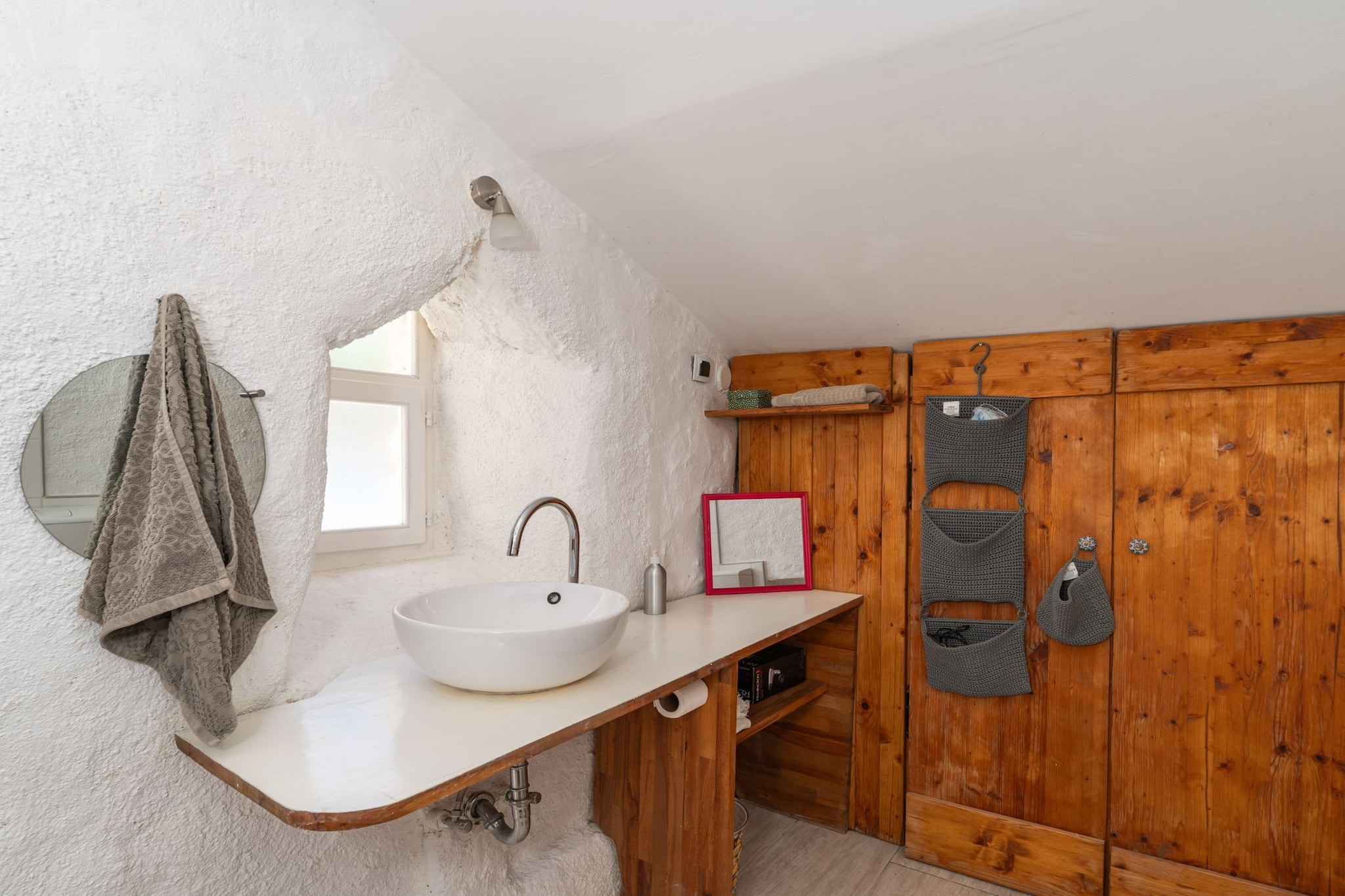 Ranch House Zora - One Bedroom Ranch House-Bathroom