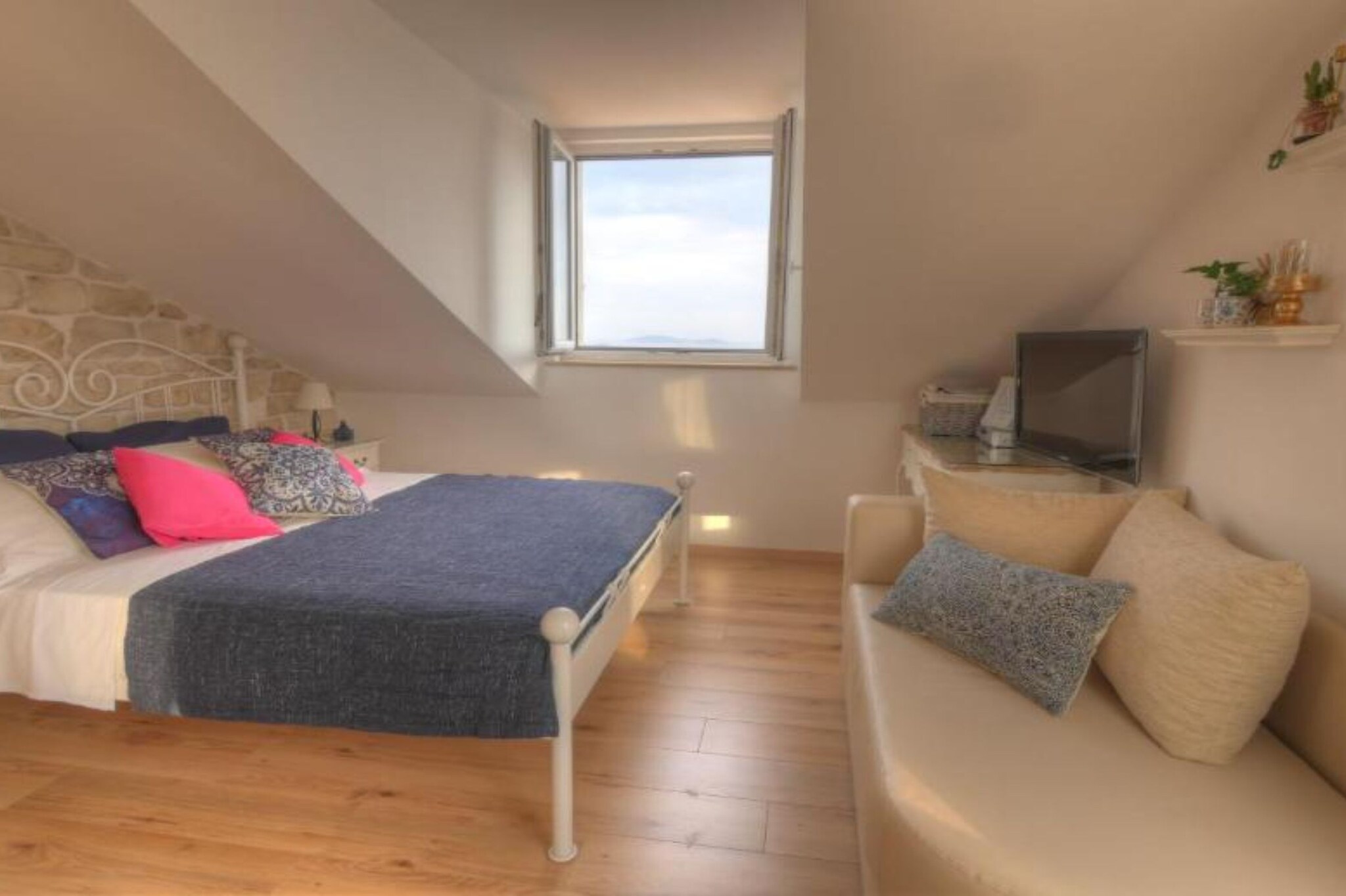 Villa Mediterranea - One Bedroom Apartment with Sea View-Bedroom