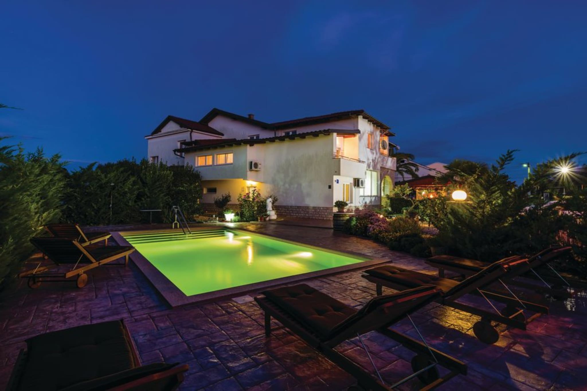 Holiday Home Villa Ksenija - Six Bedroom Holiday Home with Pool-Pool
