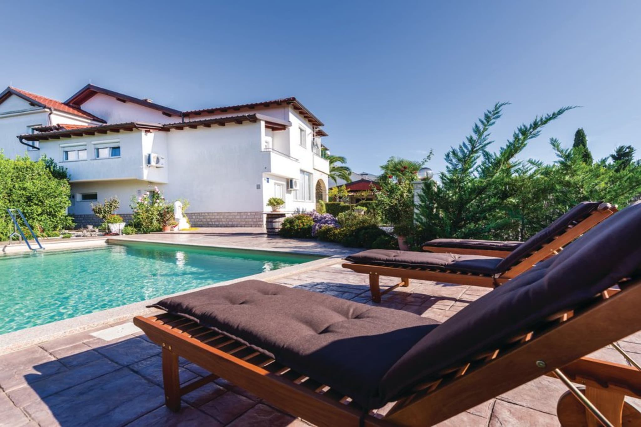 Holiday Home Villa Ksenija - Six Bedroom Holiday Home with Pool-Pool