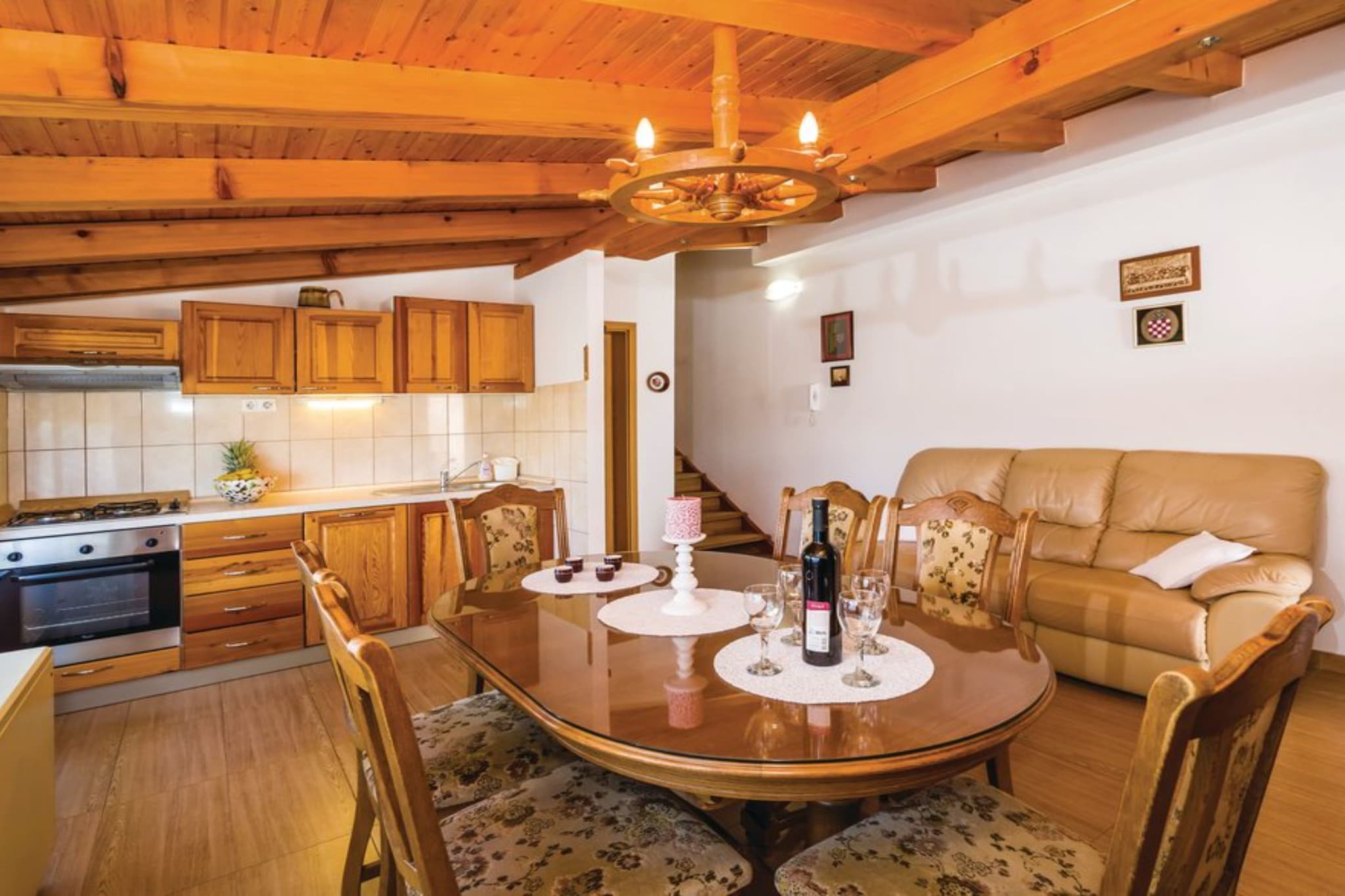Holiday Home Villa Ksenija - Six Bedroom Holiday Home with Pool-Living room