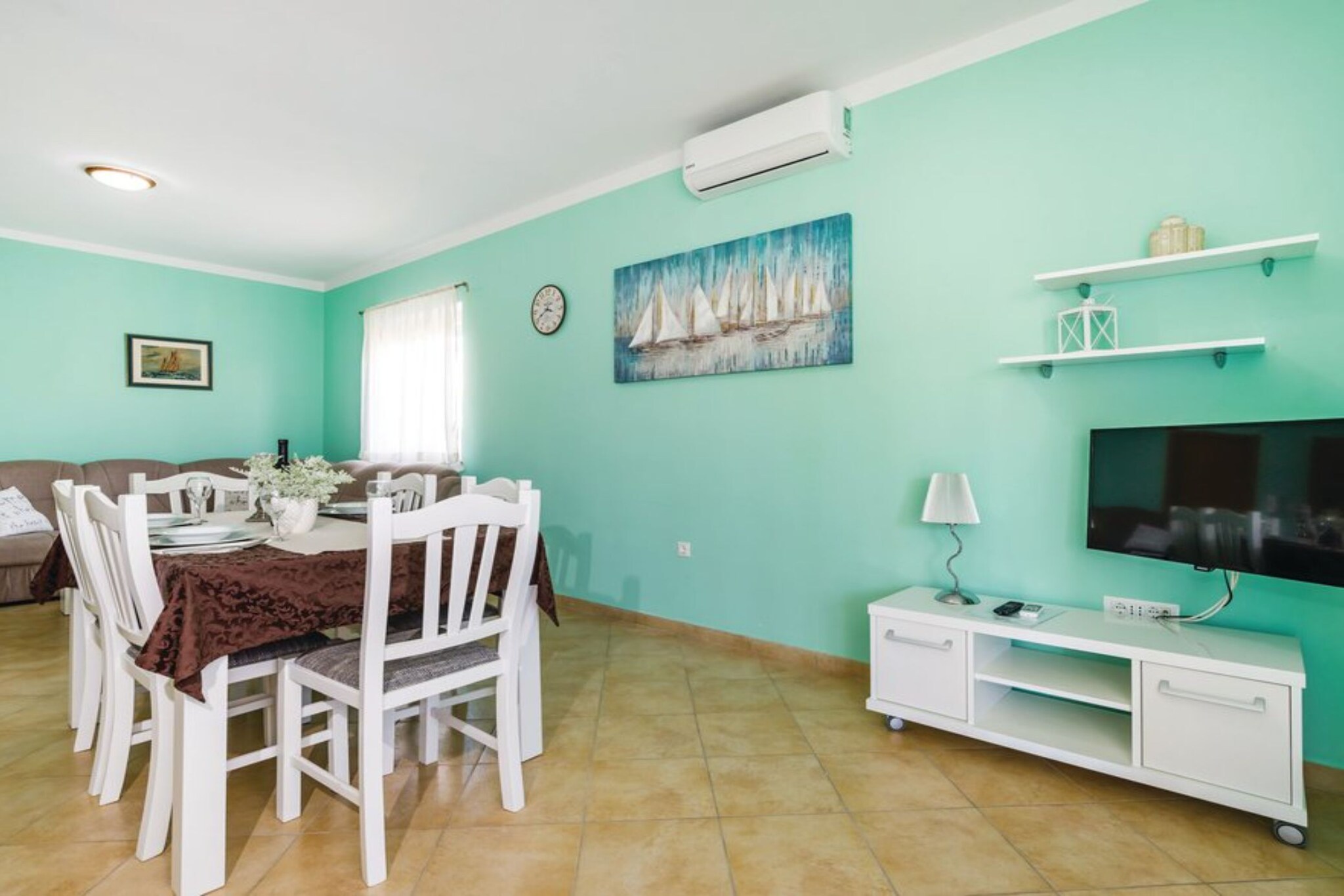 Holiday Home Villa Ksenija - Six Bedroom Holiday Home with Pool-Dining room