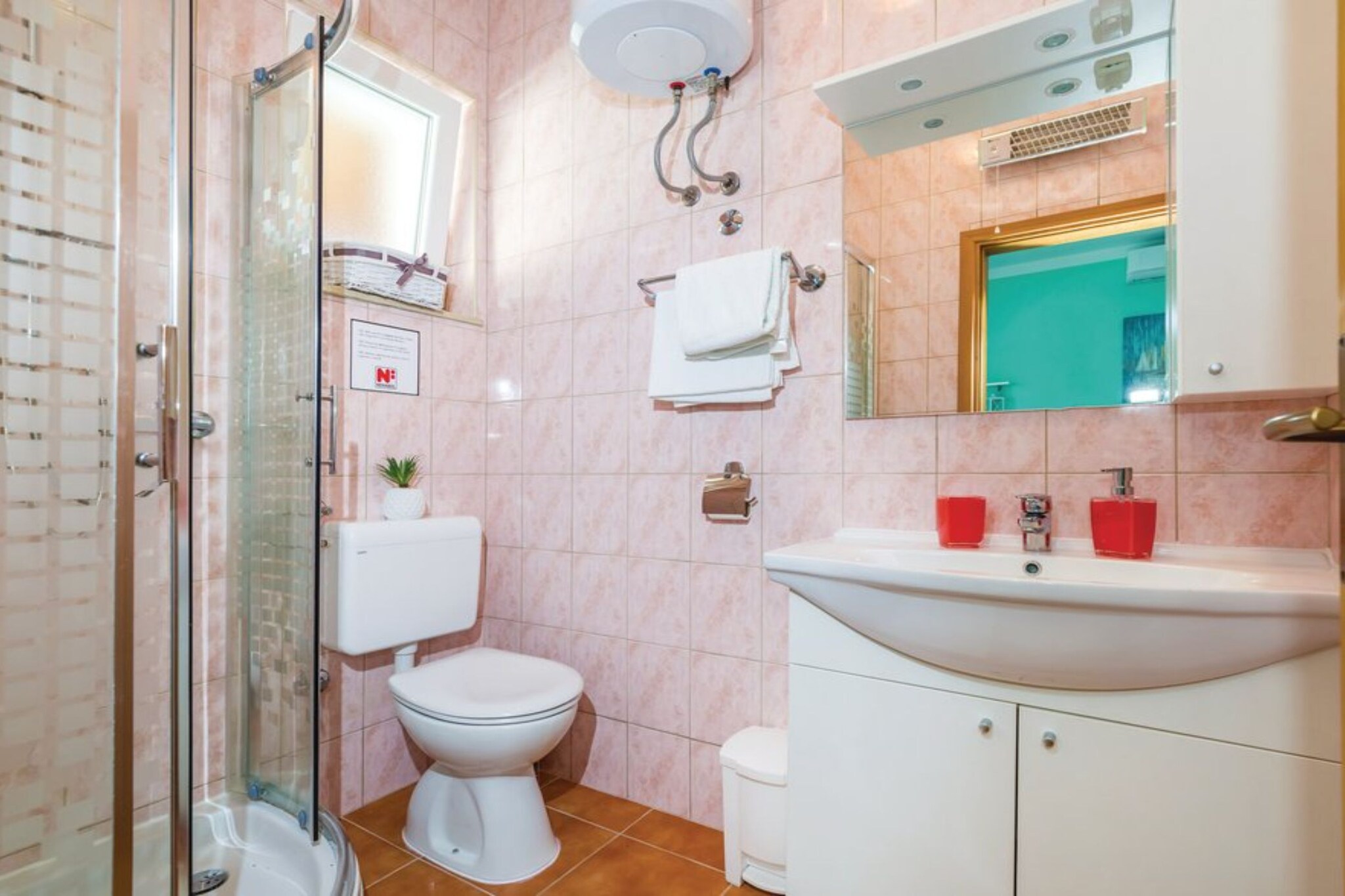 Holiday Home Villa Ksenija - Six Bedroom Holiday Home with Pool-Bathroom