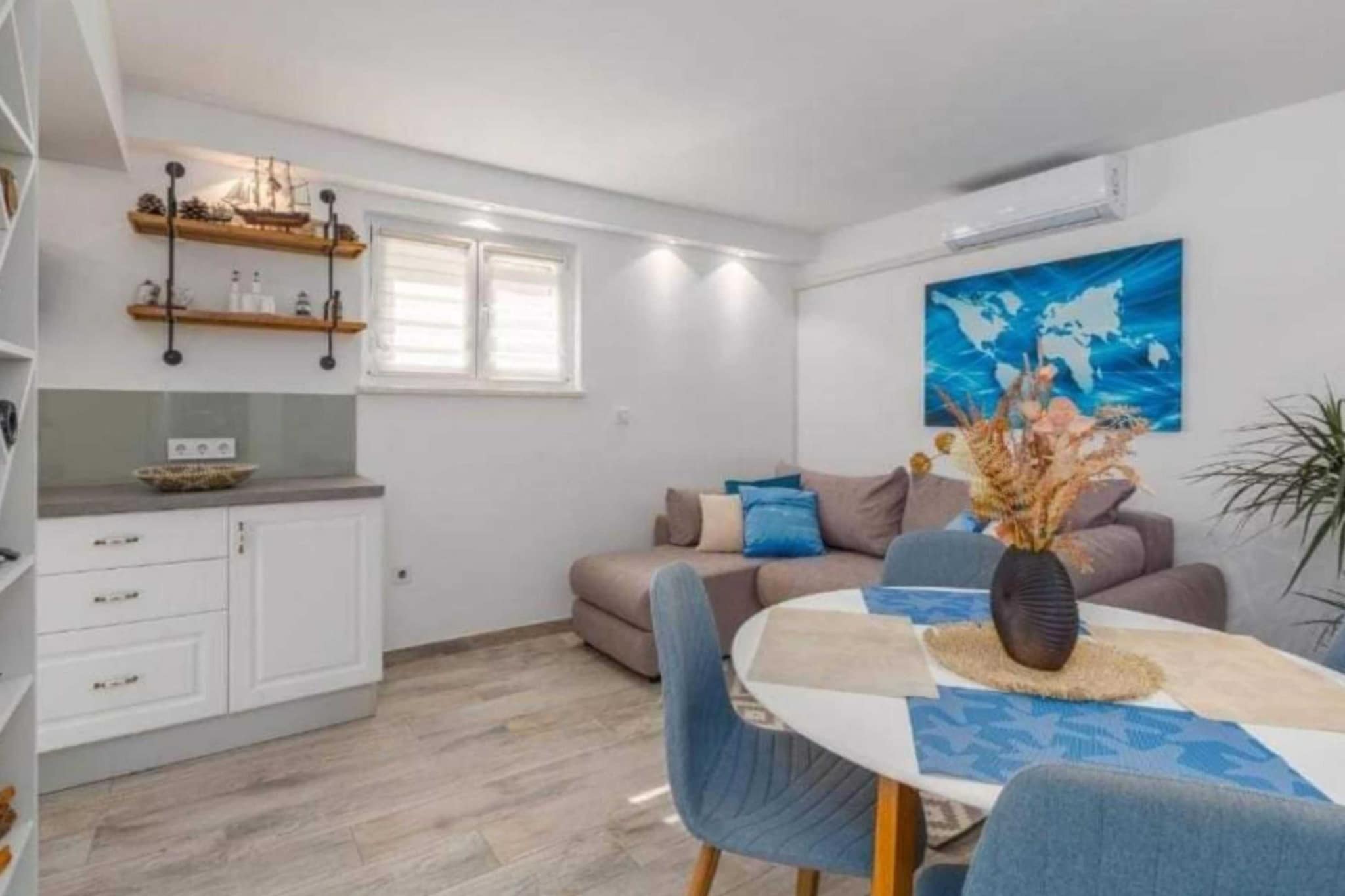 Apartment Amor - Two Bedroom Apartment with Terrace-Esszimmer