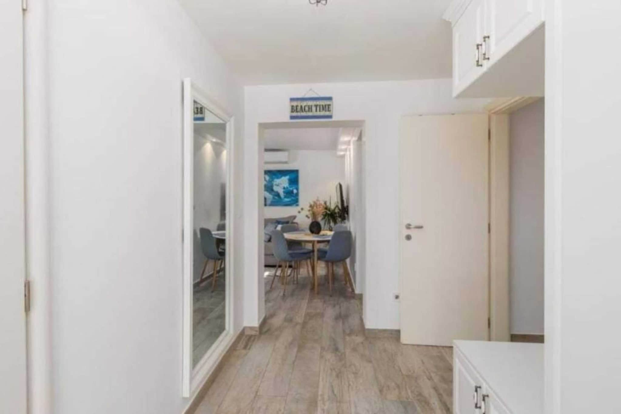 Apartment Amor - Two Bedroom Apartment with Terrace-Innen