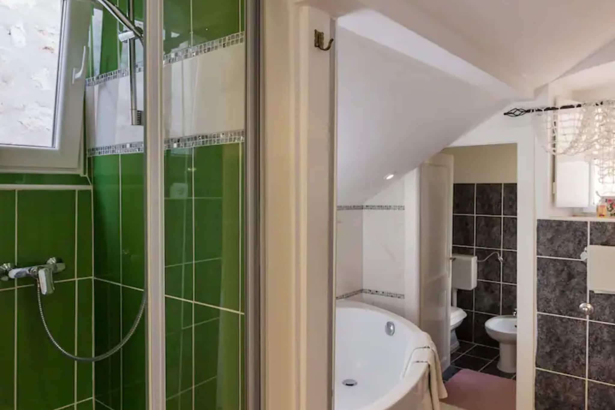 Apartment Ivančica - Double Room with Old town view-Bathroom