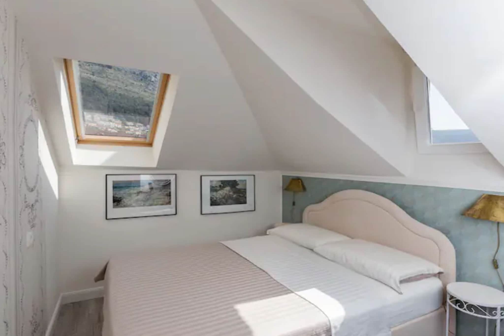 Apartment Ivančica - Double Room with Old town view-Bedroom