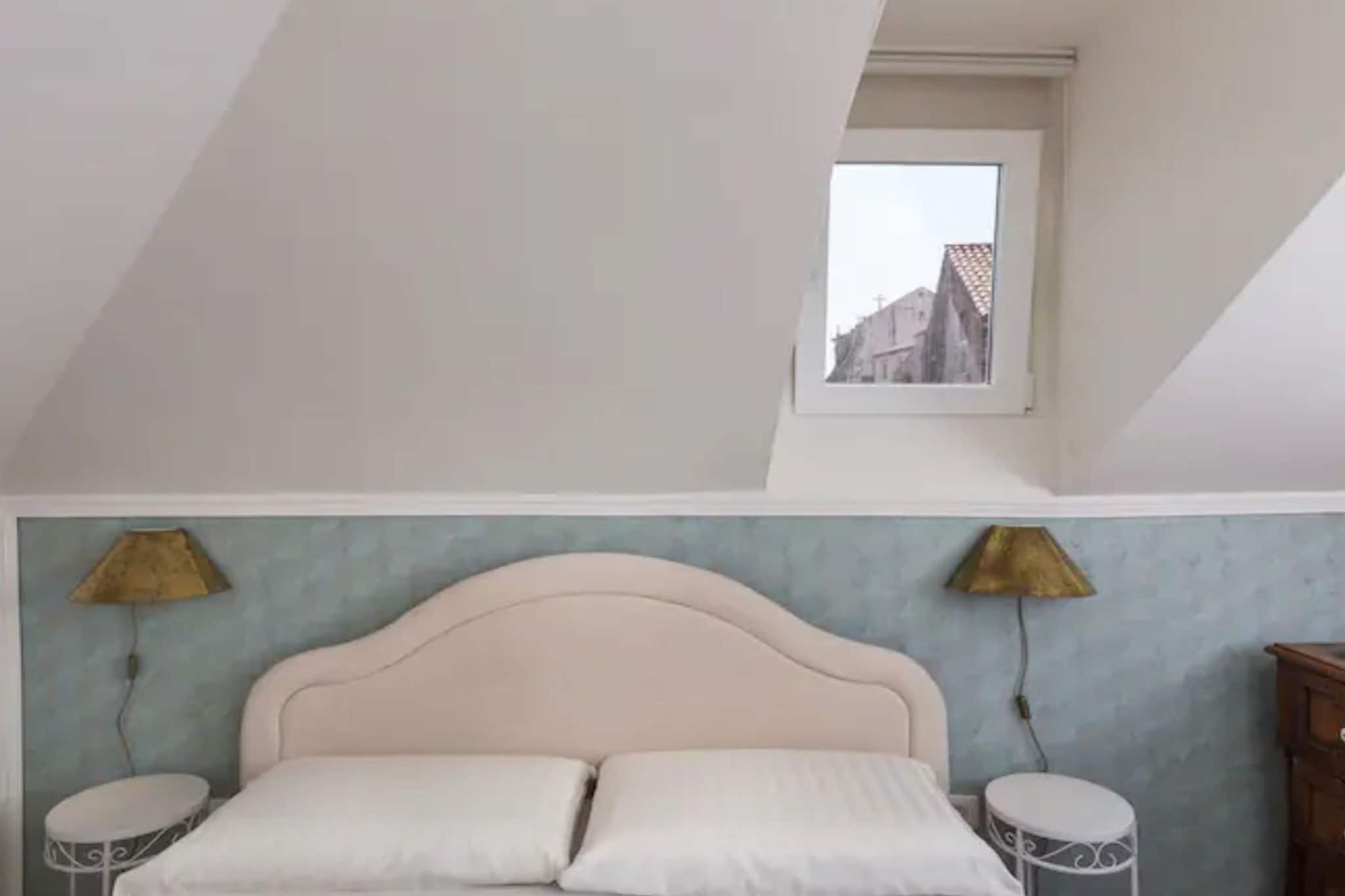 Apartment Ivančica - Double Room with Old town view-Bedroom