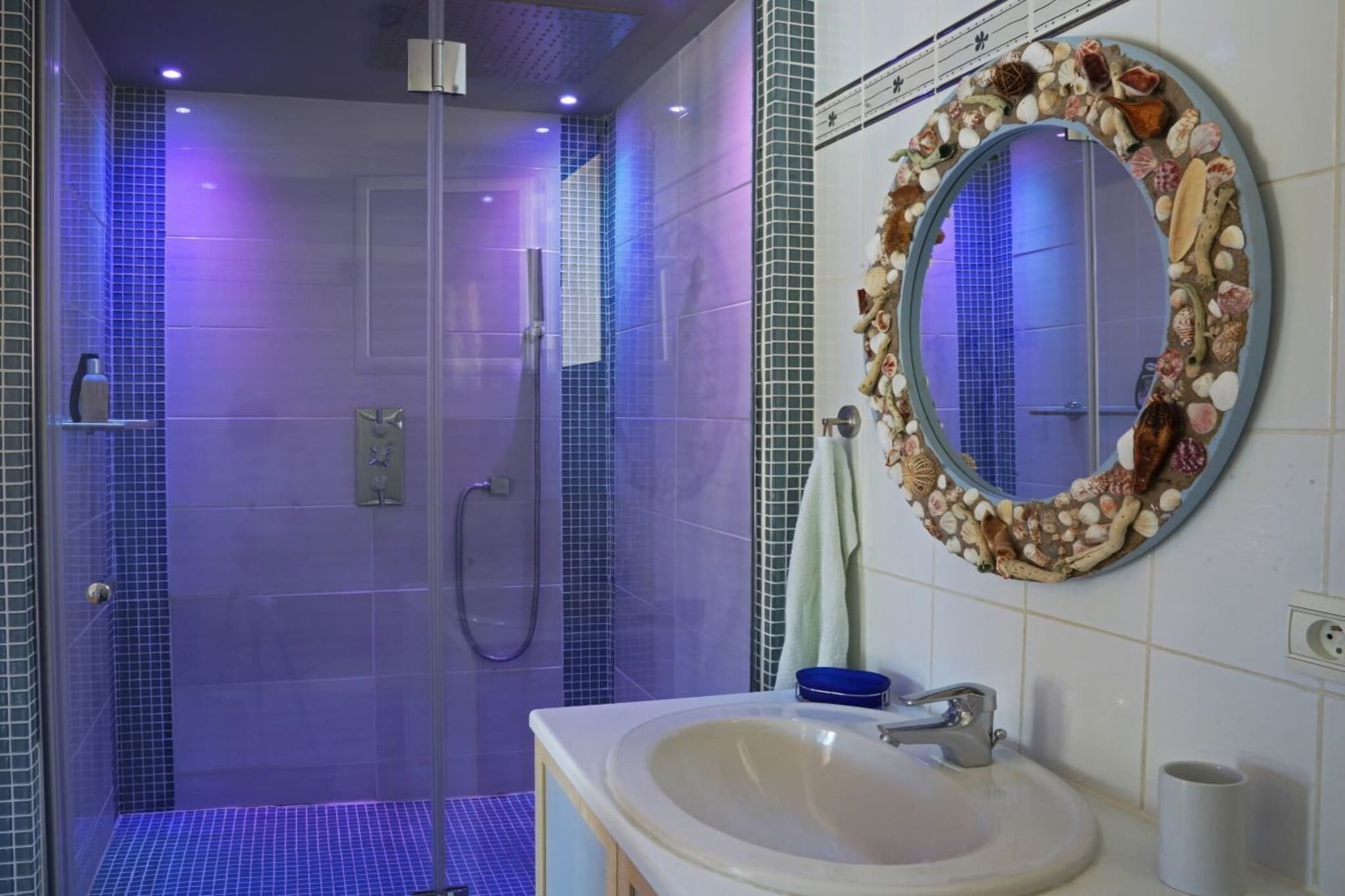 58265-Badkamer