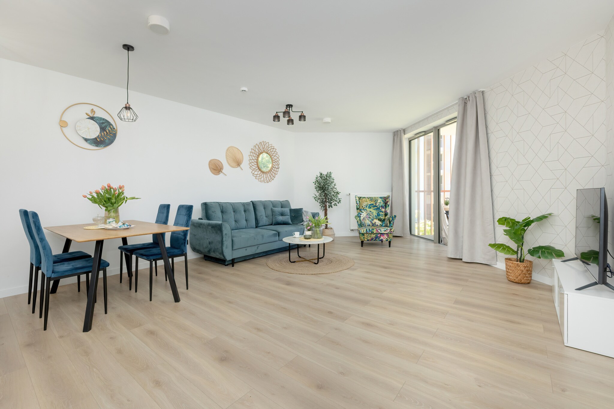 Beachfront apartment, indoor pool, sauna