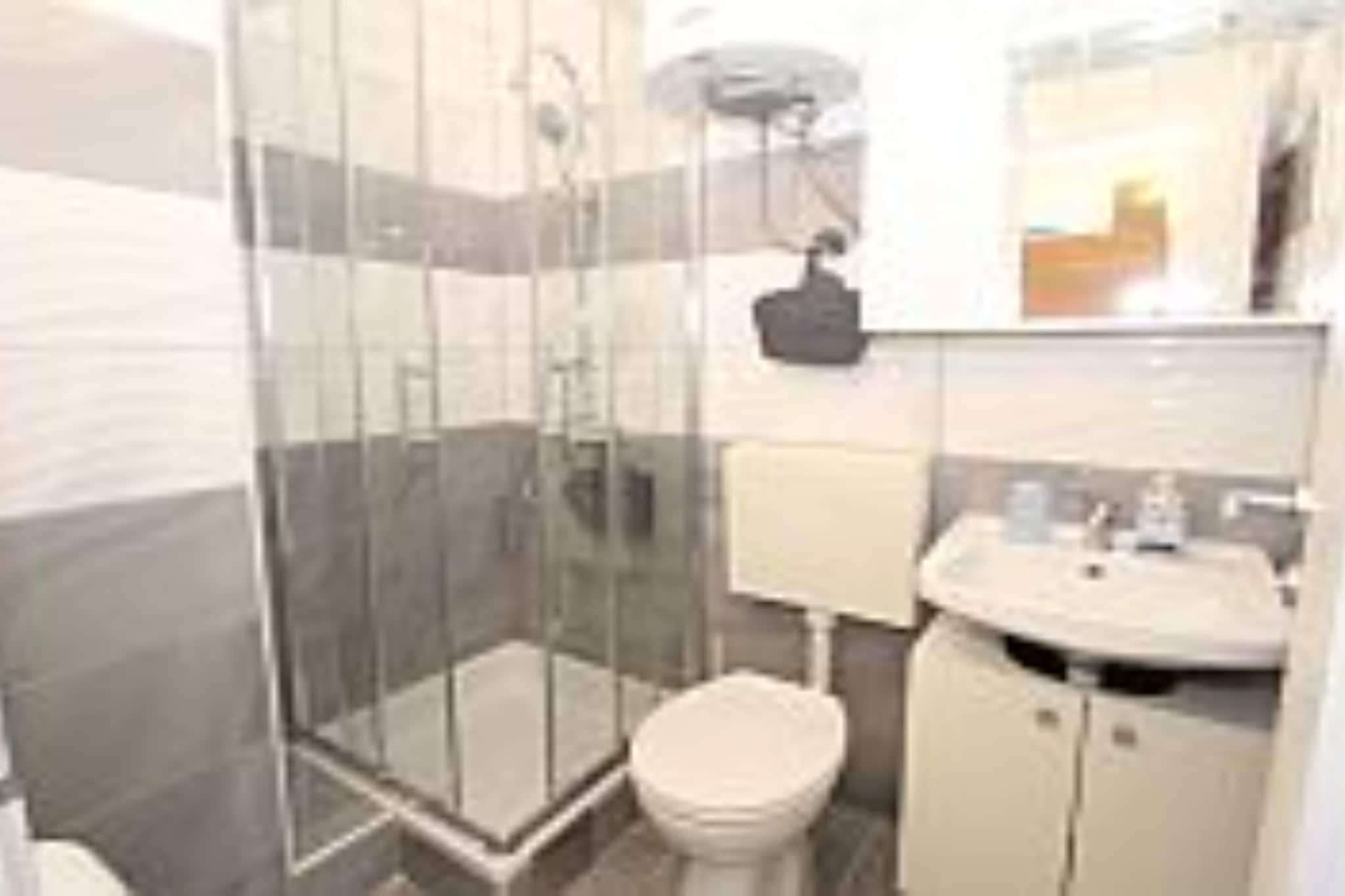 Apartments Jović - Two Bedroom Apartment with Terrace (A3)-Salle de bain