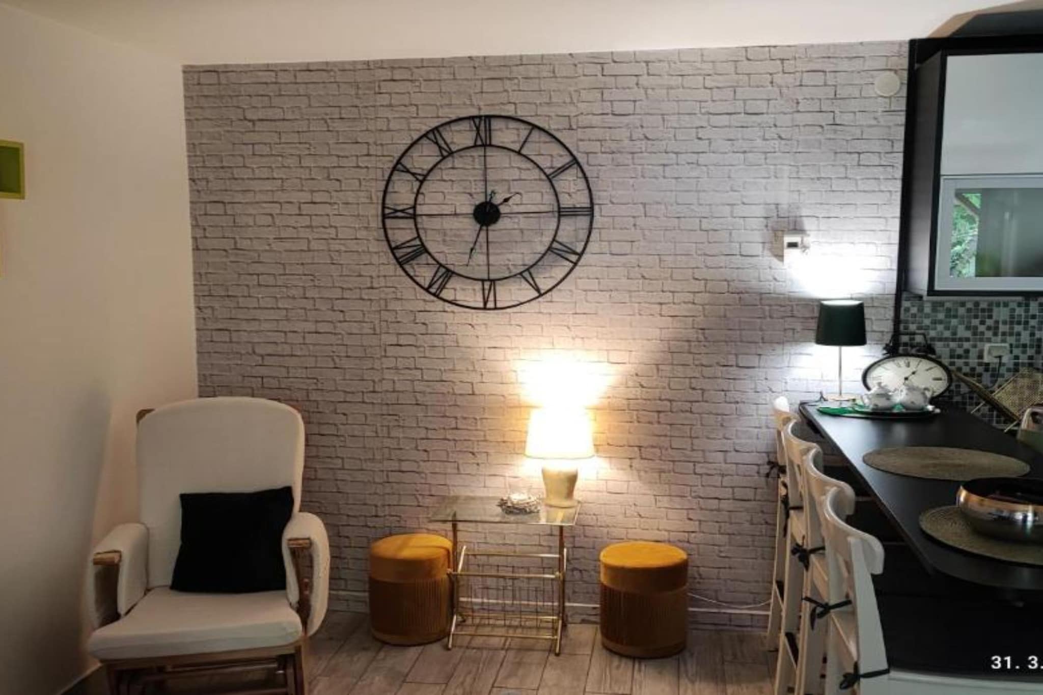 Apartment Dream Catcher - One Bedroom Apartment with Garden-Woonkamer
